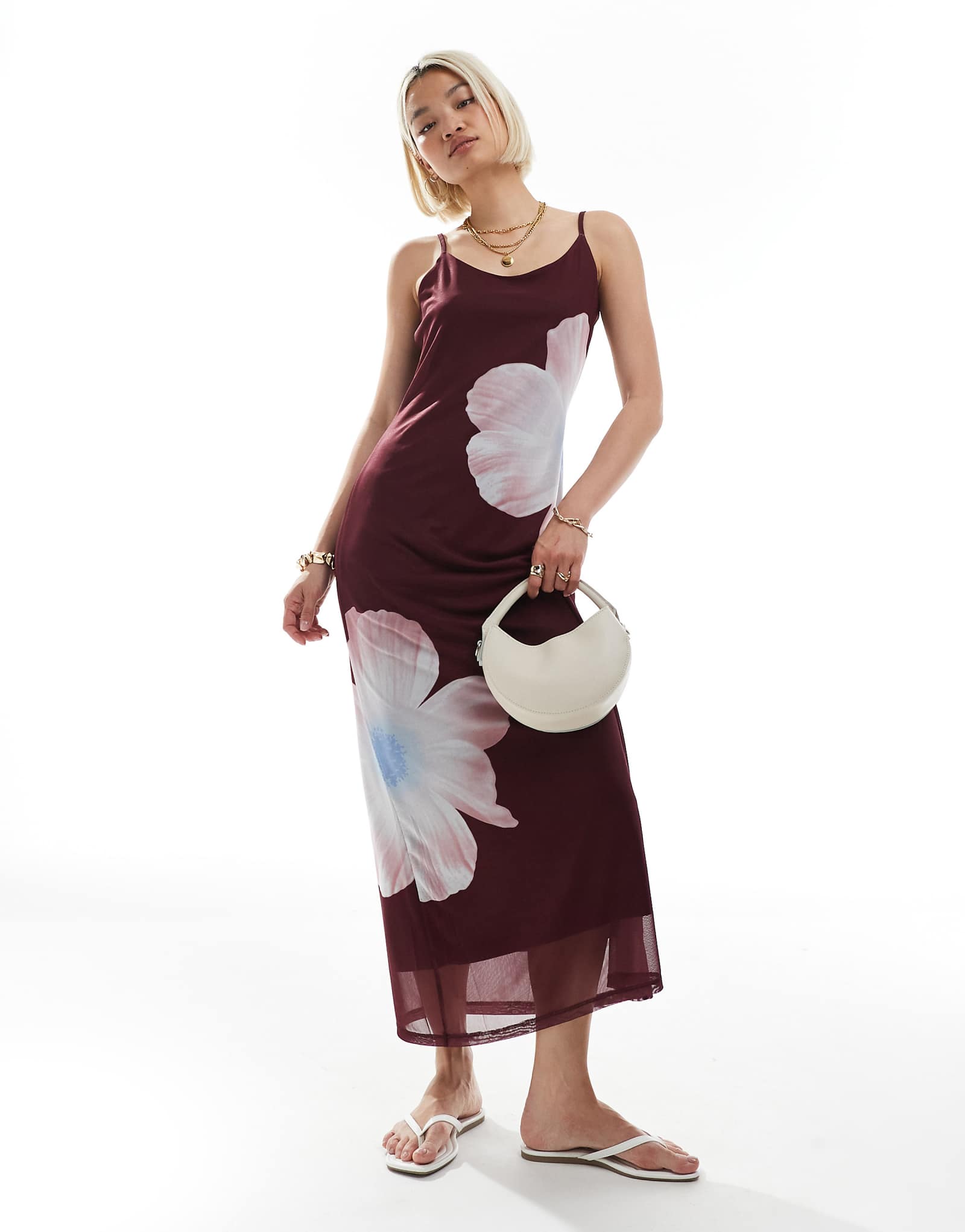 Макси-платье на бретельках из сетчатой ткани Vero Moda с объемным цветочным принтом 8790₽