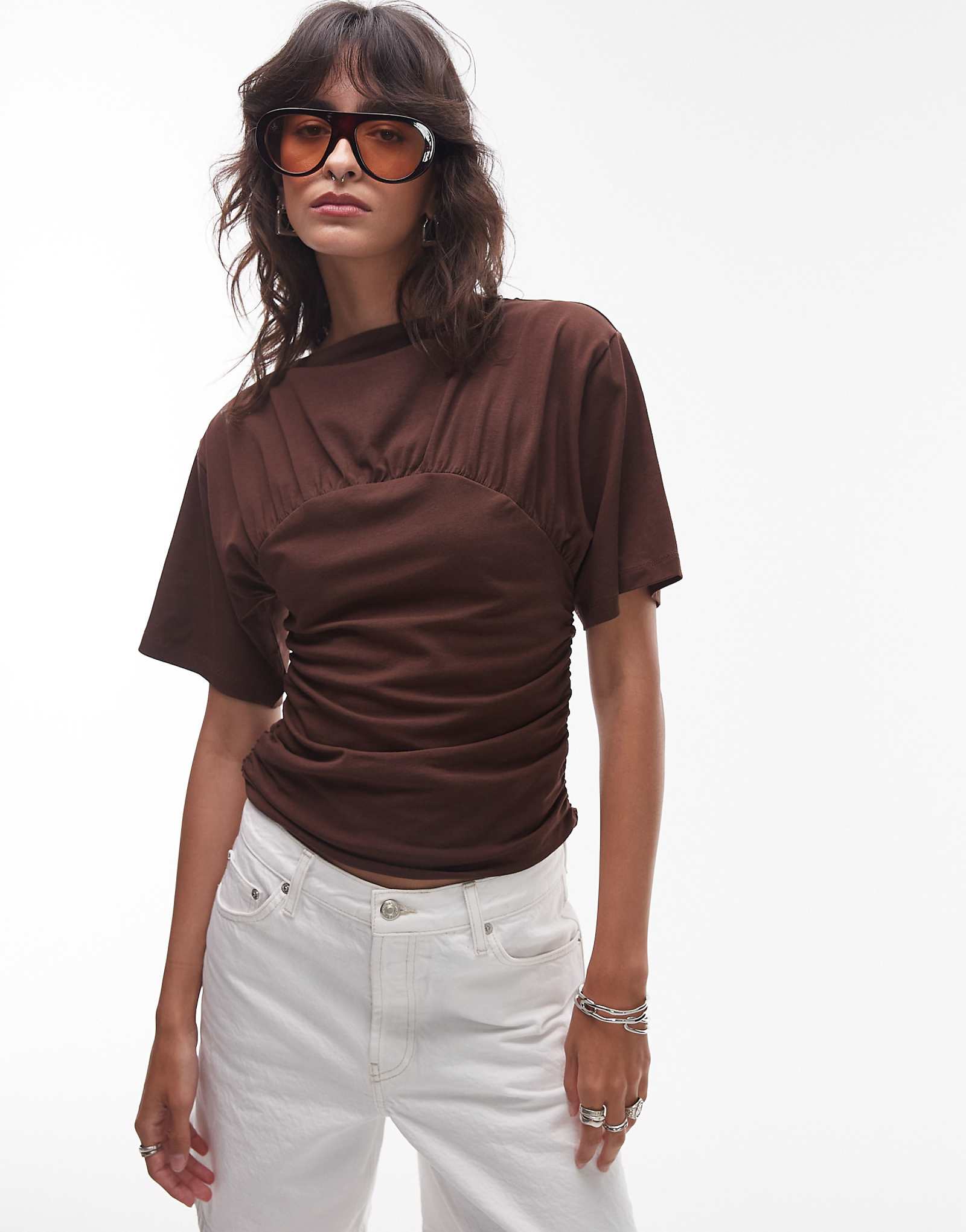 Топ с короткими рукавами и рюшами от Topshop шоколадно-коричневого цвета
