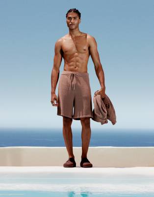 Легкие текстурированные шорты оверсайз от ASOS DESIGN коричневого цвета - часть комплекта