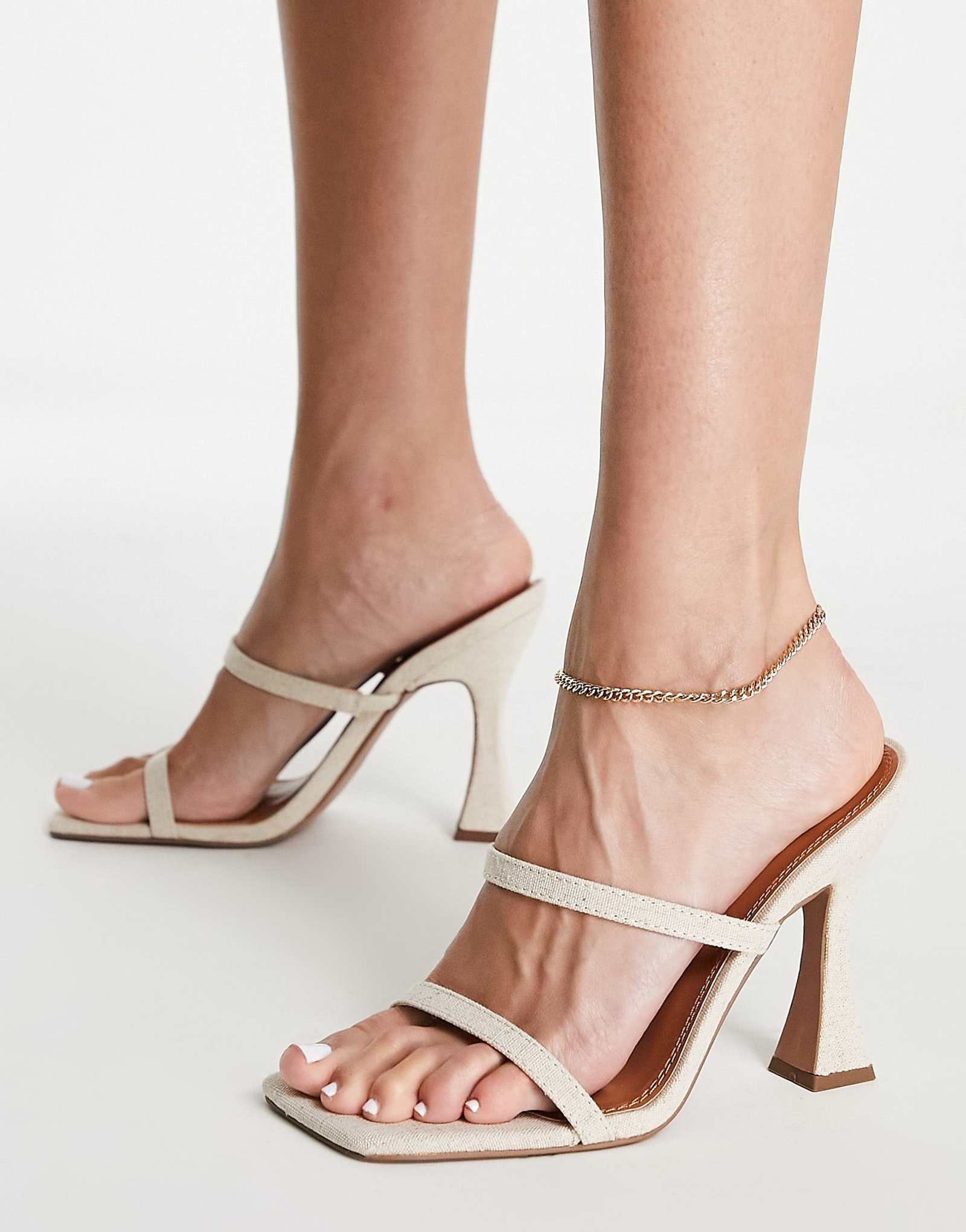 ASOS DESIGN Nasia heeled mules in natural fabrication 2890₽