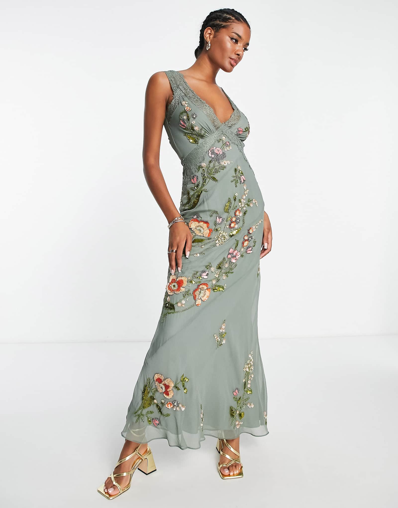 ASOS DESIGN lace trimmed maxi dress with floral embellishment 42690₽