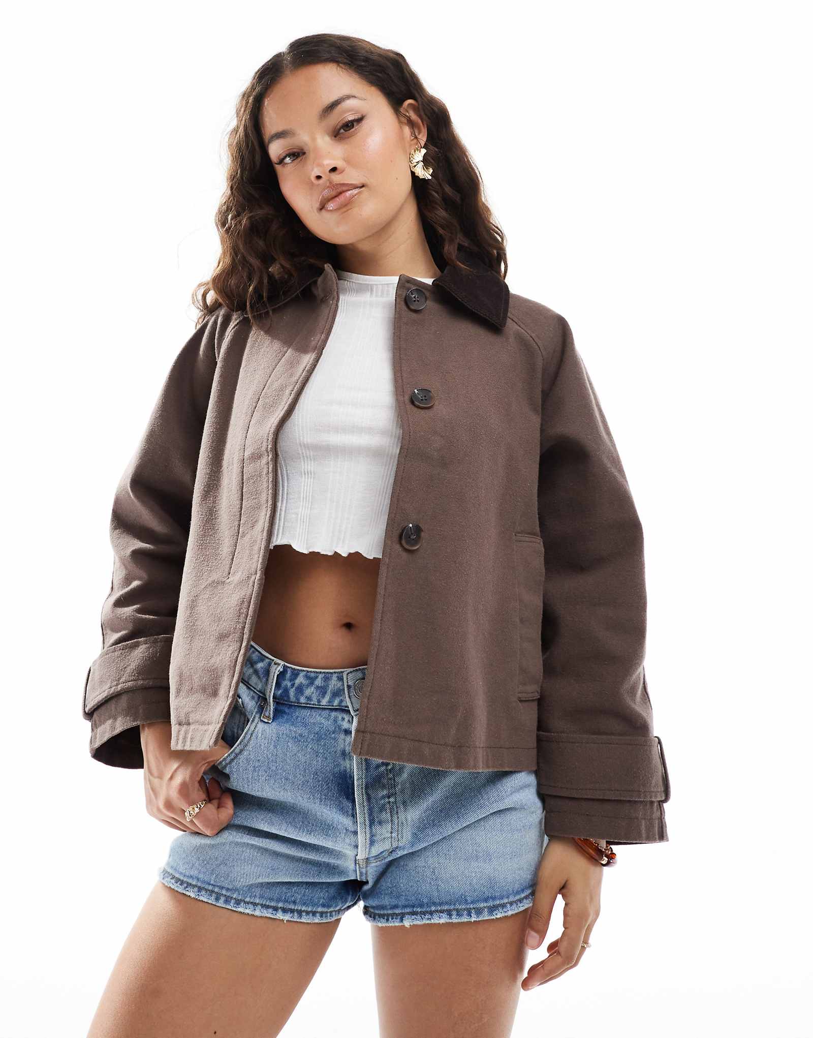 ДИЗАЙНЕРСКАЯ миниатюрная куртка-сарай ASOS с контрастным воротником цвета мокко 14290₽