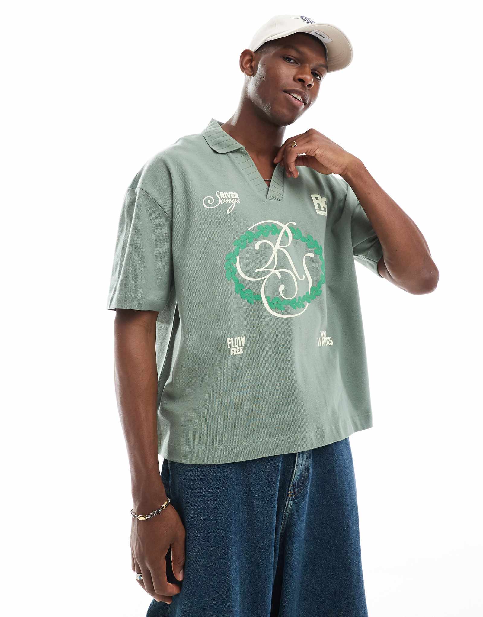 ДИЗАЙНЕРСКОЕ поло ASOS свободного кроя оверсайз из пике с принтом спереди цвета шалфея 7090₽