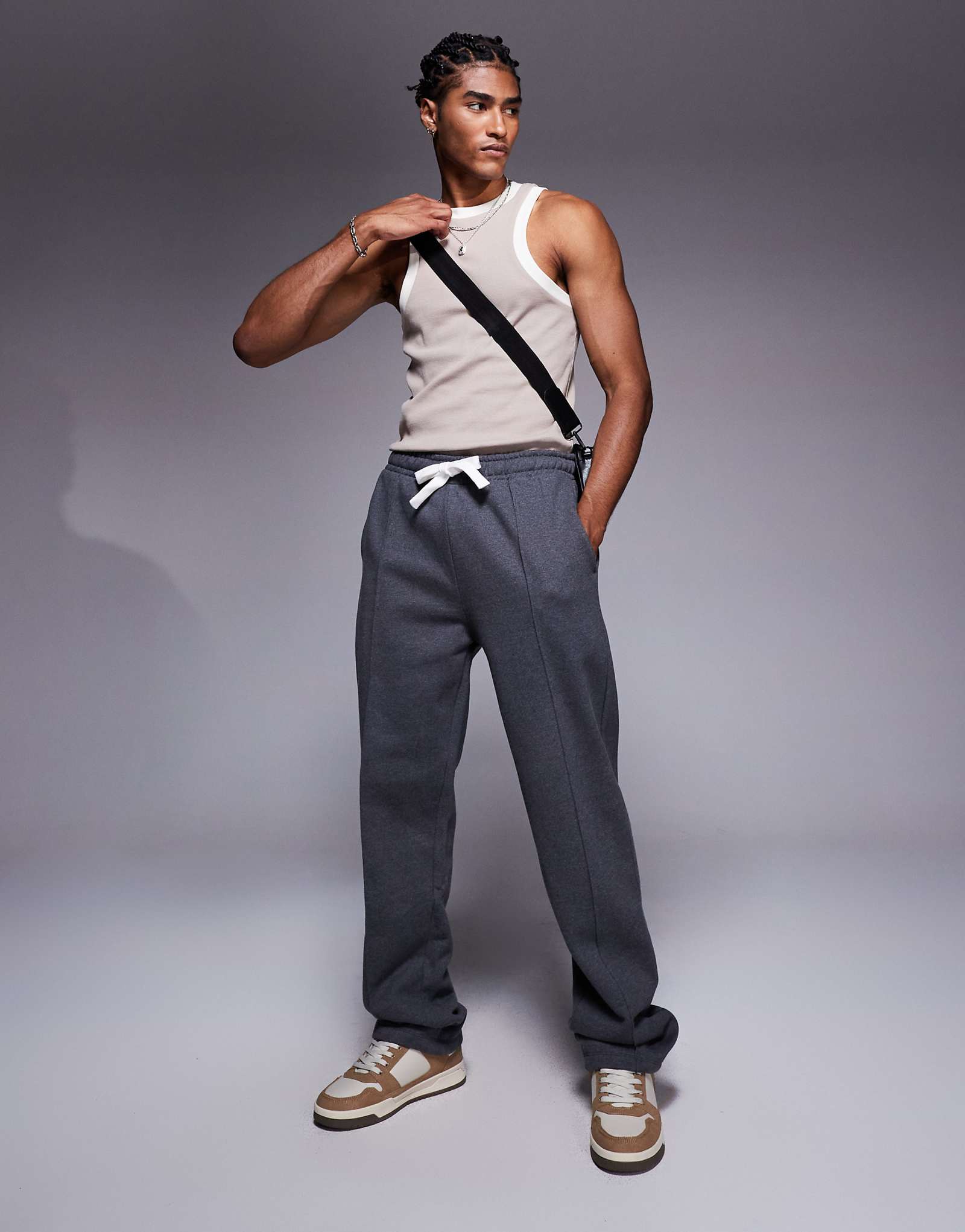 Спортивные брюки ASOS DESIGN премиум-класса с прямыми штанинами и защипывающимися застежками из древесно-стружечной ткани 8790₽