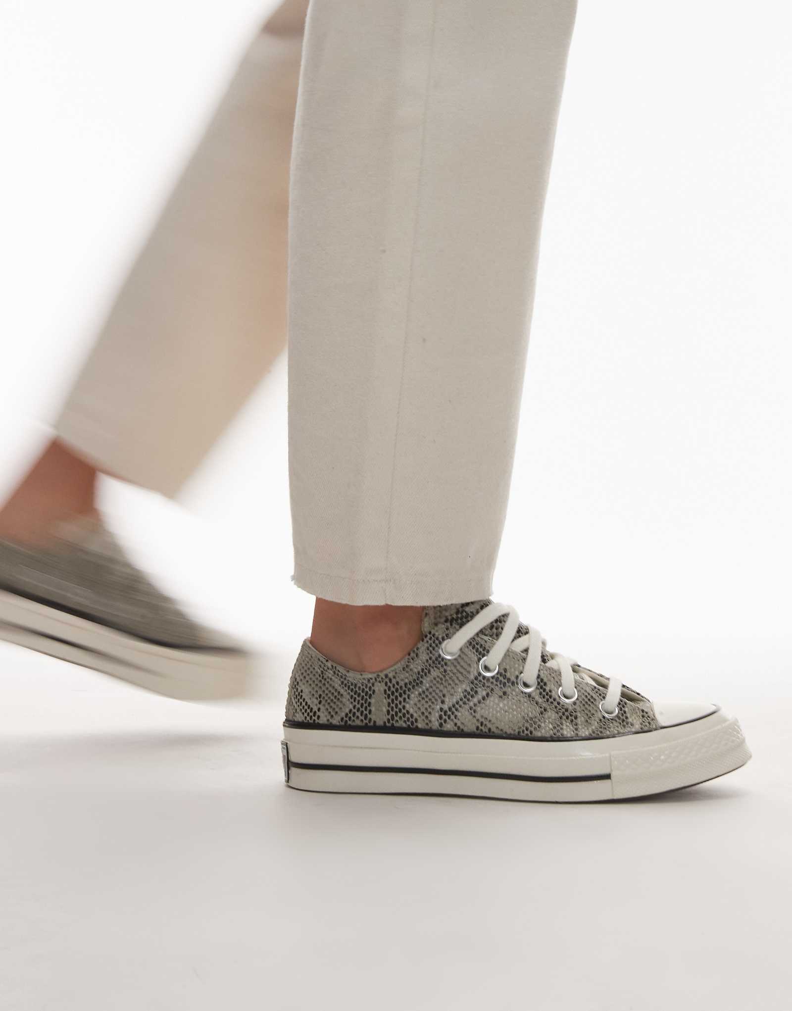 Кроссовки Converse Chuck 70 со змеиным принтом 18390₽