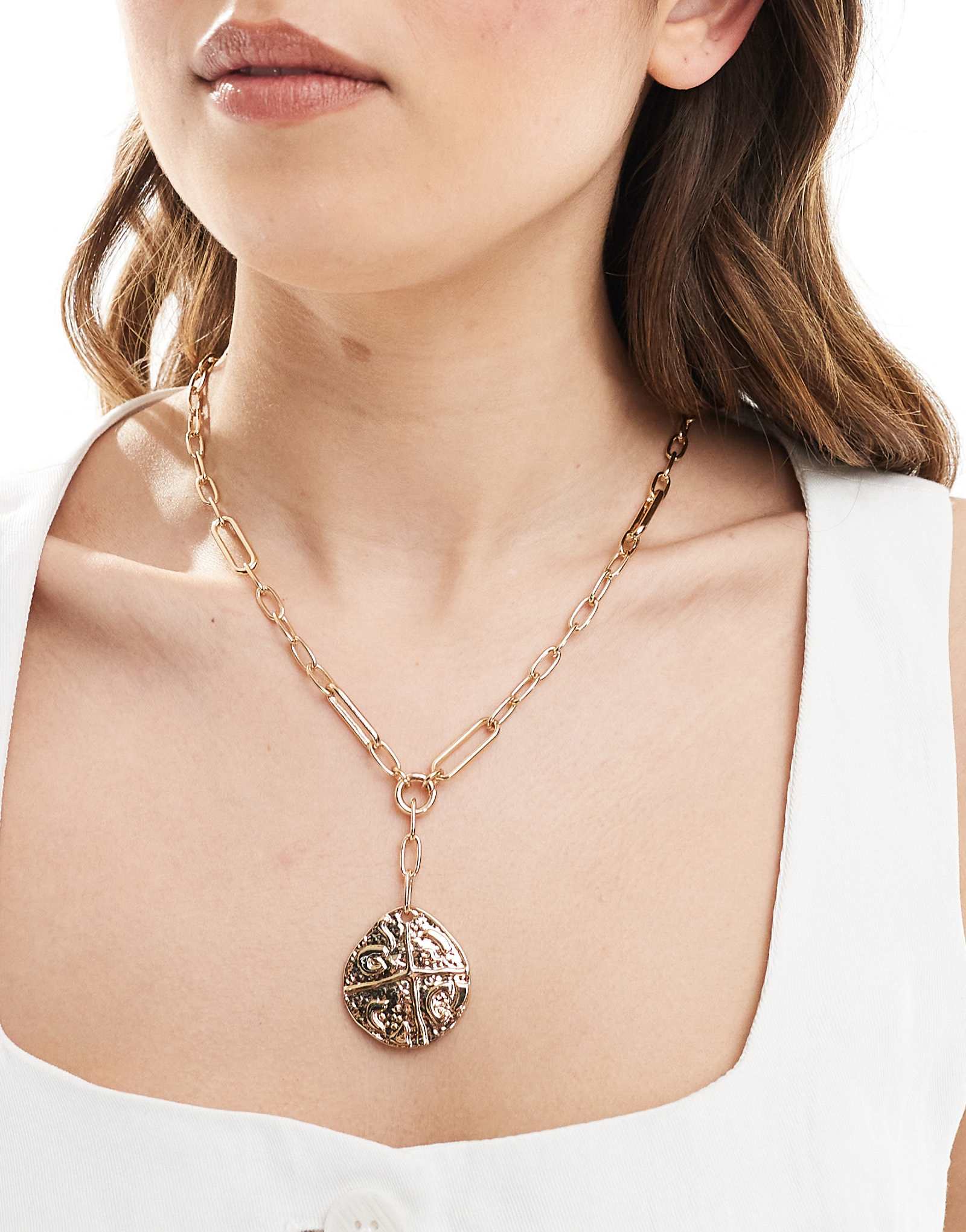 Дополните монету ожерельем на крупной золотой цепочке 4290₽