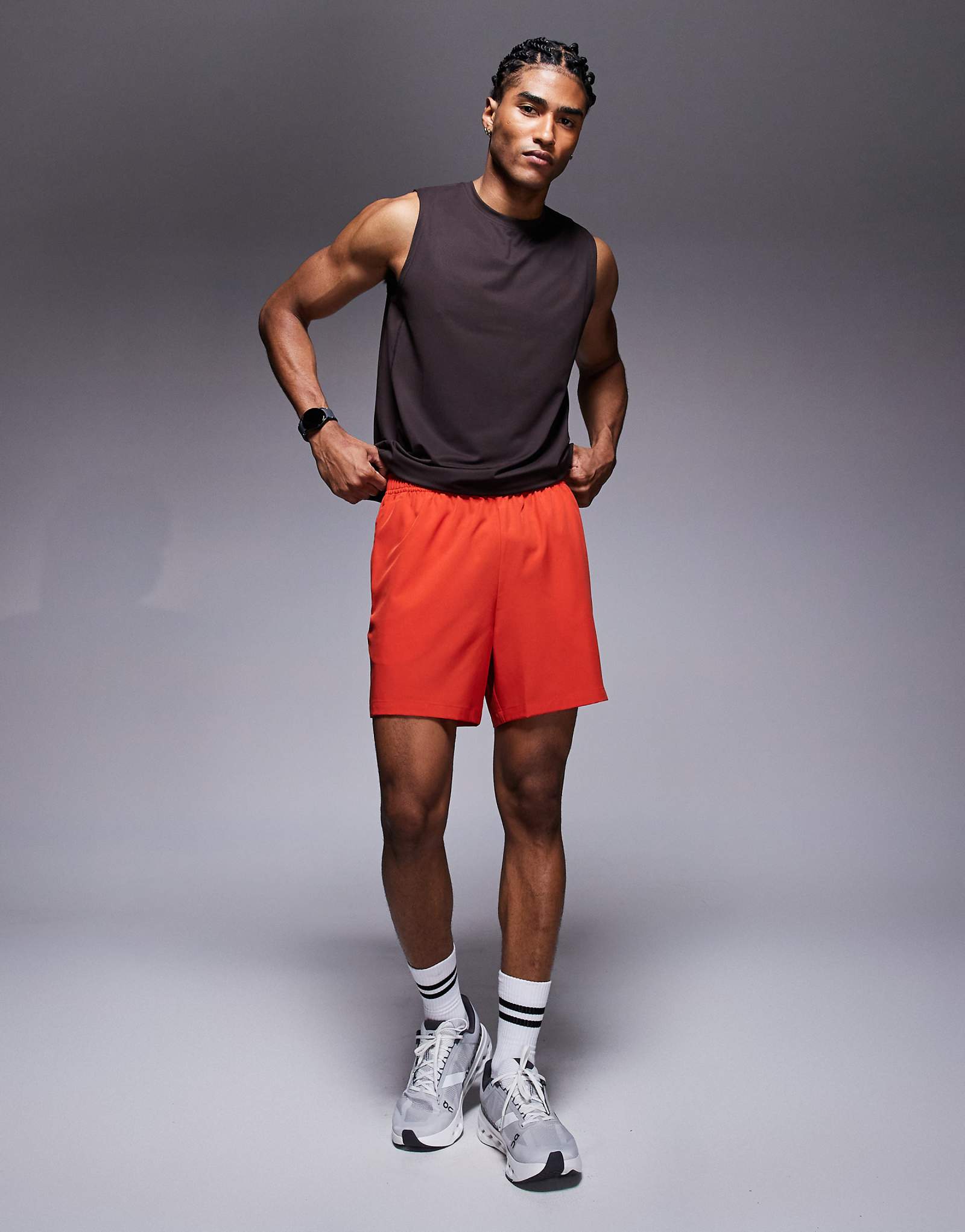 4505 Icon 5-дюймовые быстросохнущие тренировочные шорты красного цвета с карманами на молнии