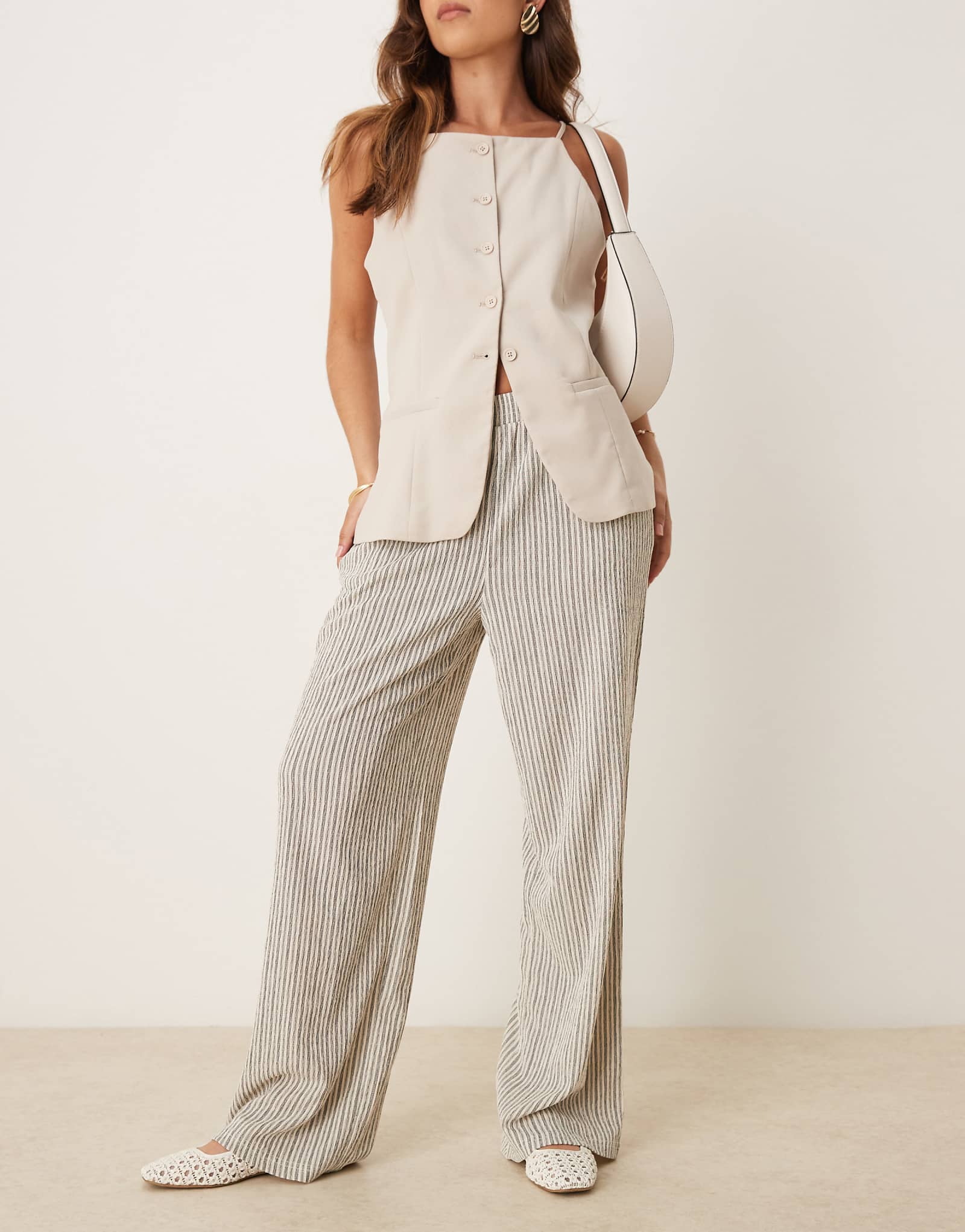 Текстурированные брюки в тонкую полоску JDY черно-белого цвета 8190₽