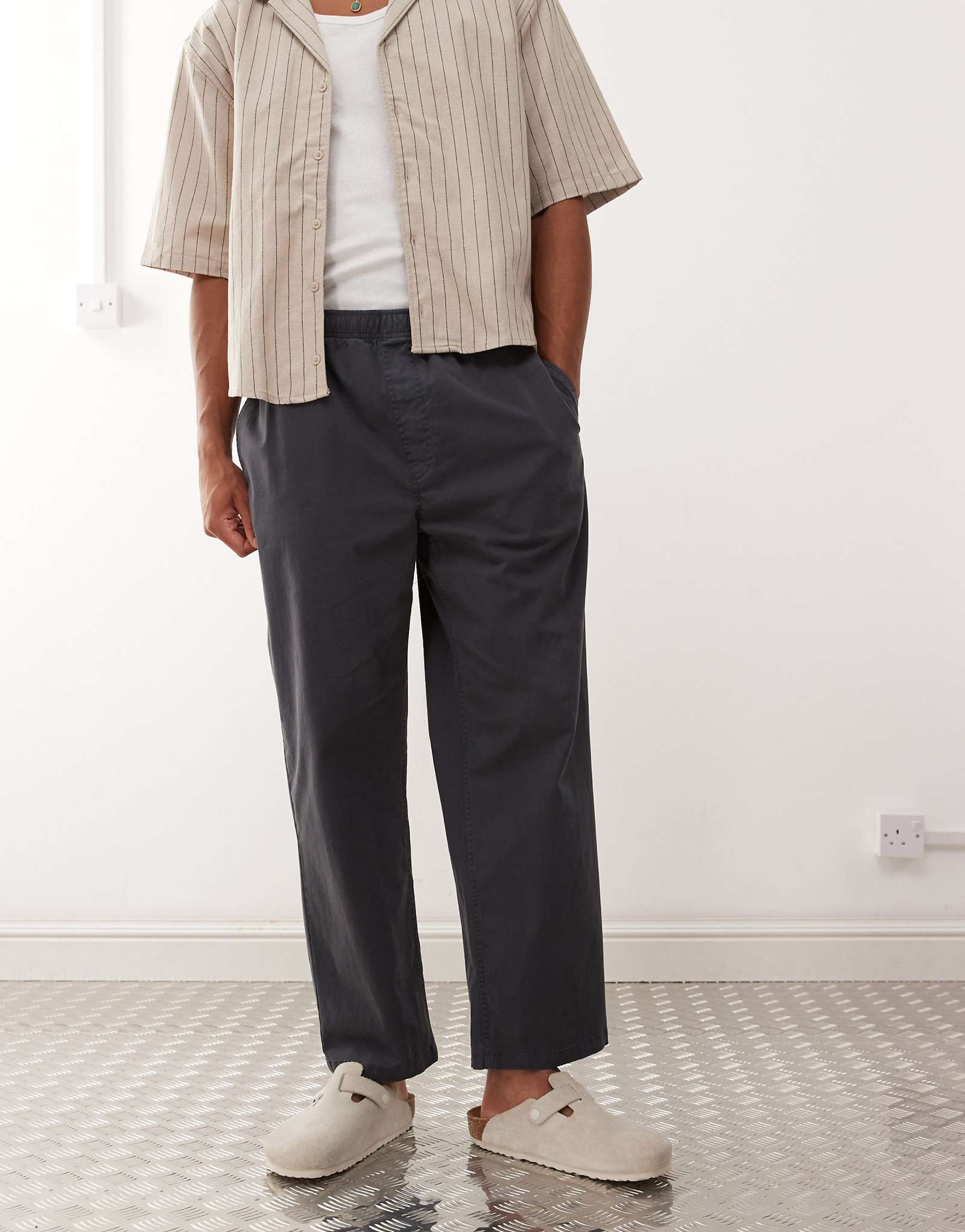 Пляжные брюки Deus Ex Machina infinity серого цвета 33890₽