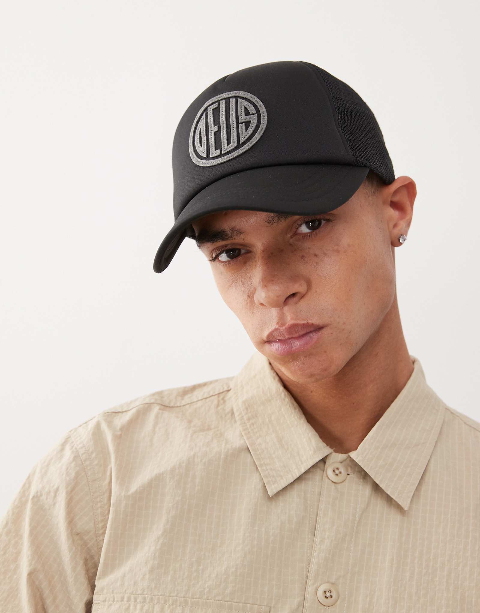 Кепка дальнобойщика Deus Ex Machina pill черного цвета 11790₽