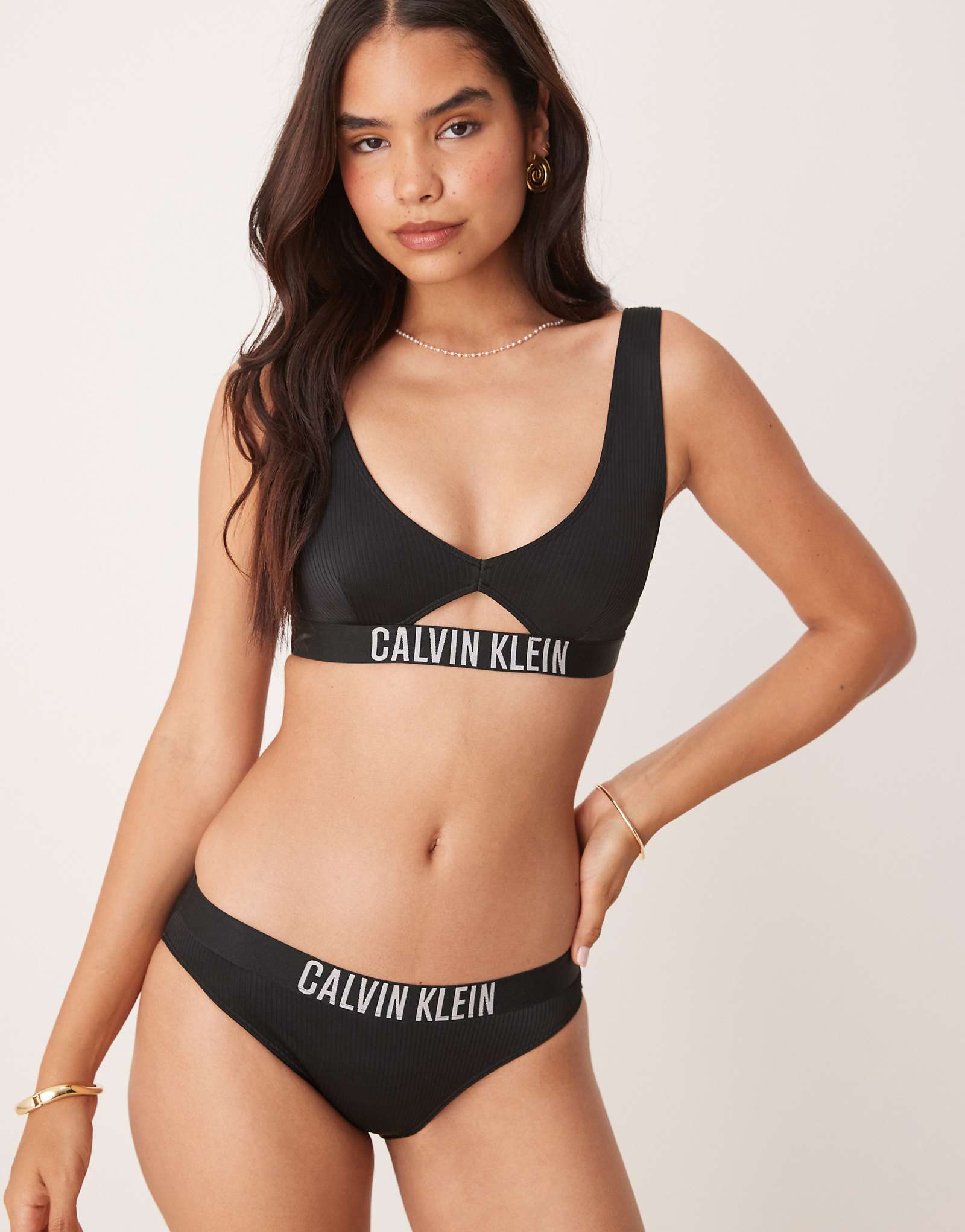 Черные плавки-бикини Calvin Klein Intense Power 5790₽