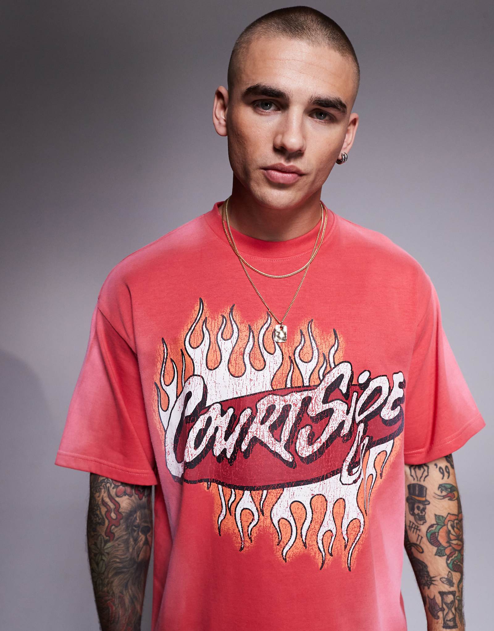 Футболка оверсайз с контрастным логотипом по бокам 250 гм2 красного цвета 9690₽