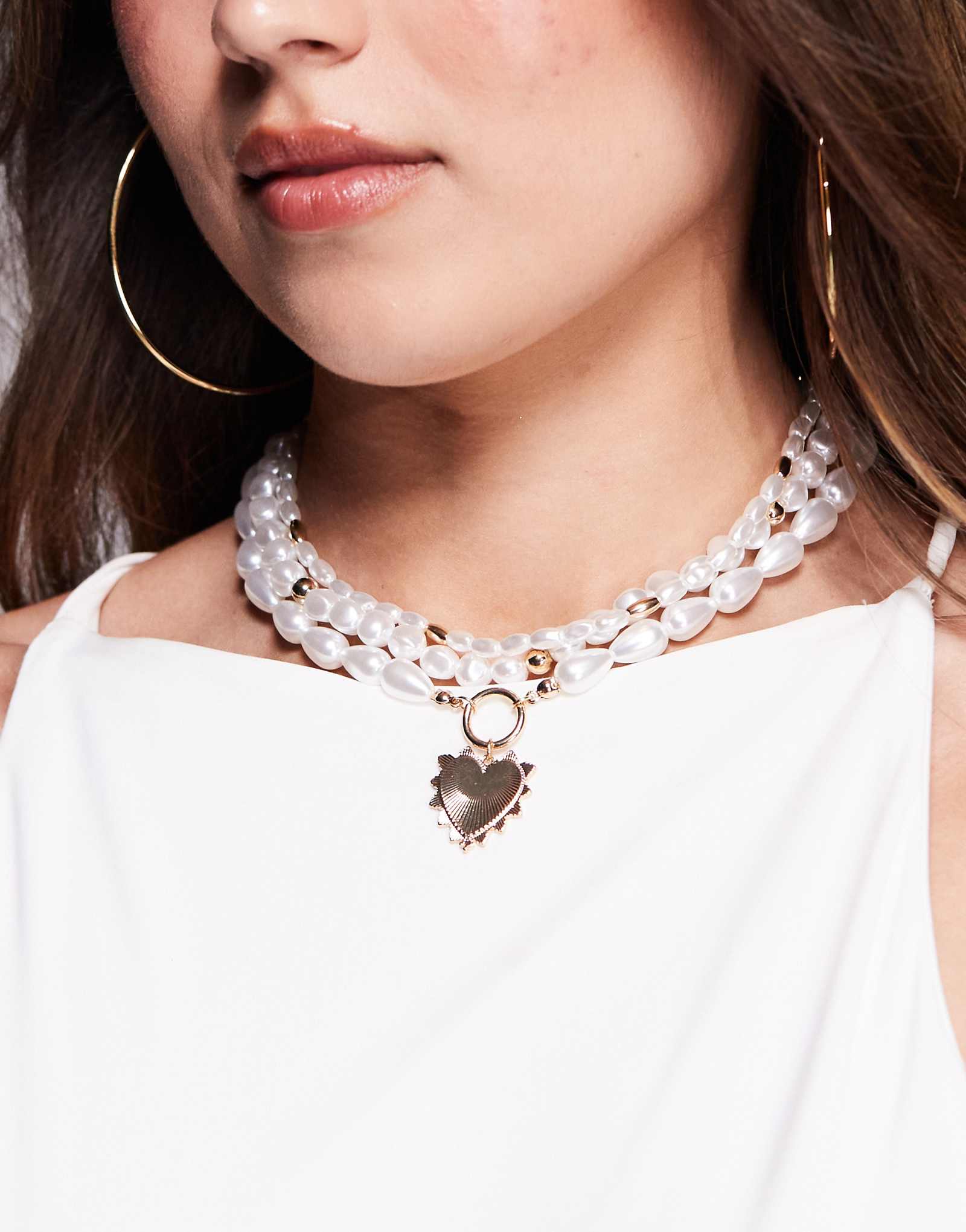 8 Других причин многослойного жемчужного ожерелья с золотой подвеской в виде сердца