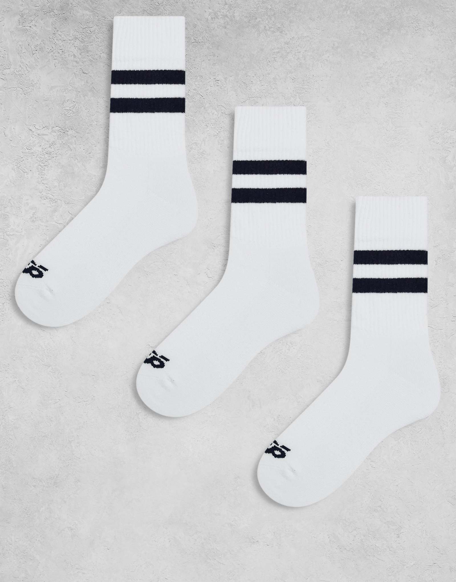 4505 3 упаковки быстросохнущих носков в 2 полосы белого цвета с глубокой темно-синей полоской 3490₽