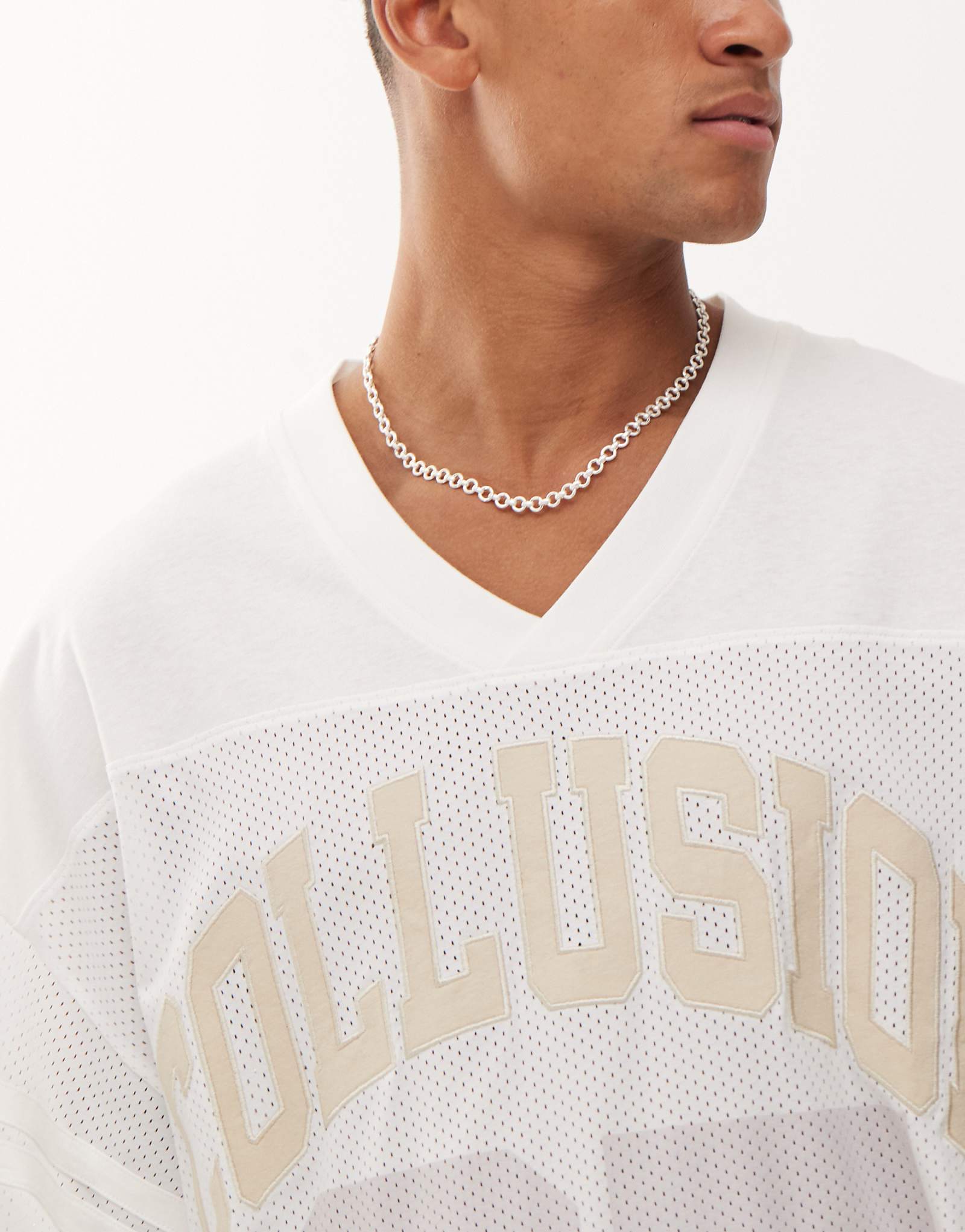 Выцветшее серебряное колье на цепочке из будущего 3890₽