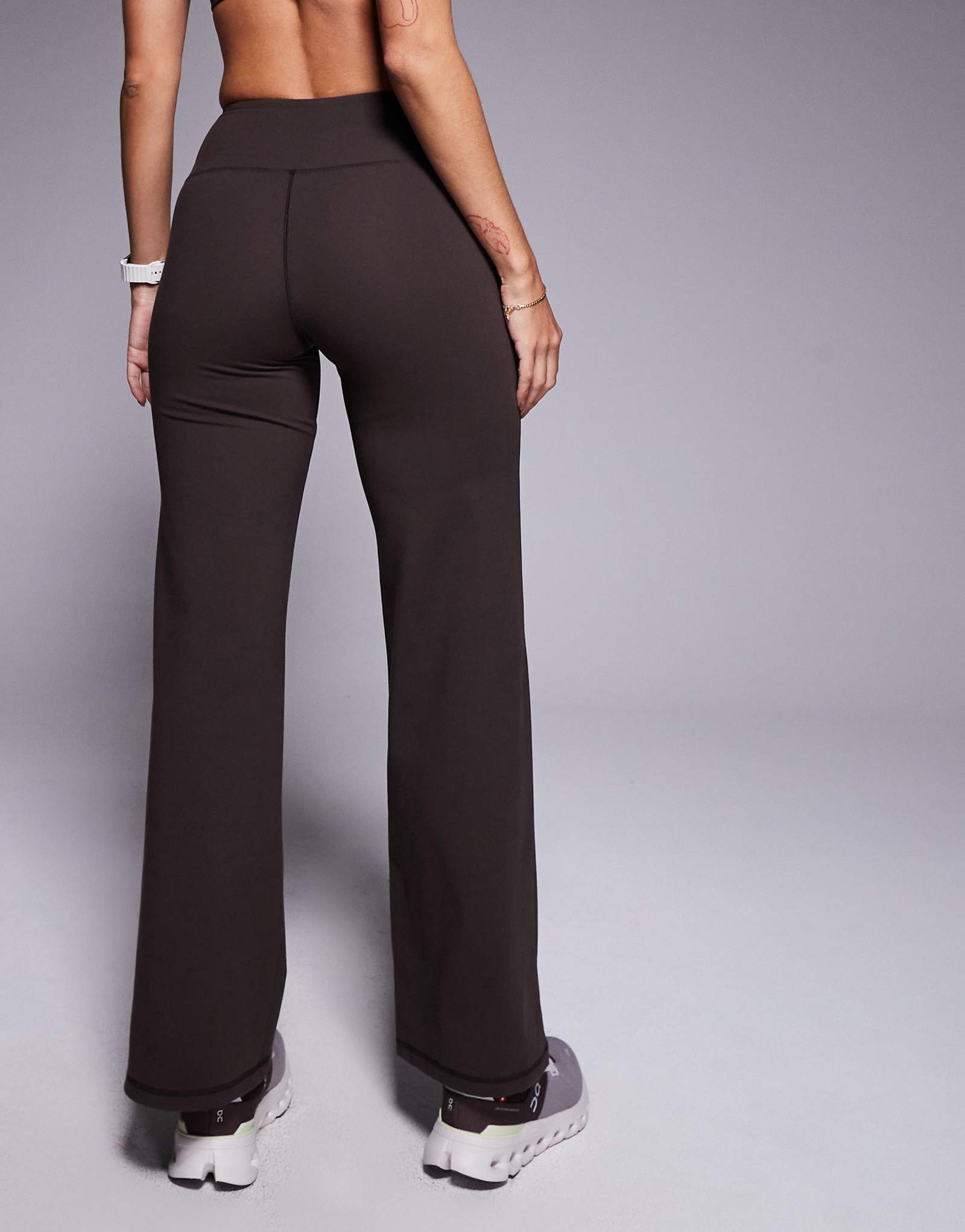 4505 Танцевальные брюки Icon soft touch с высокой посадкой и широкими штанинами шоколадного цвета