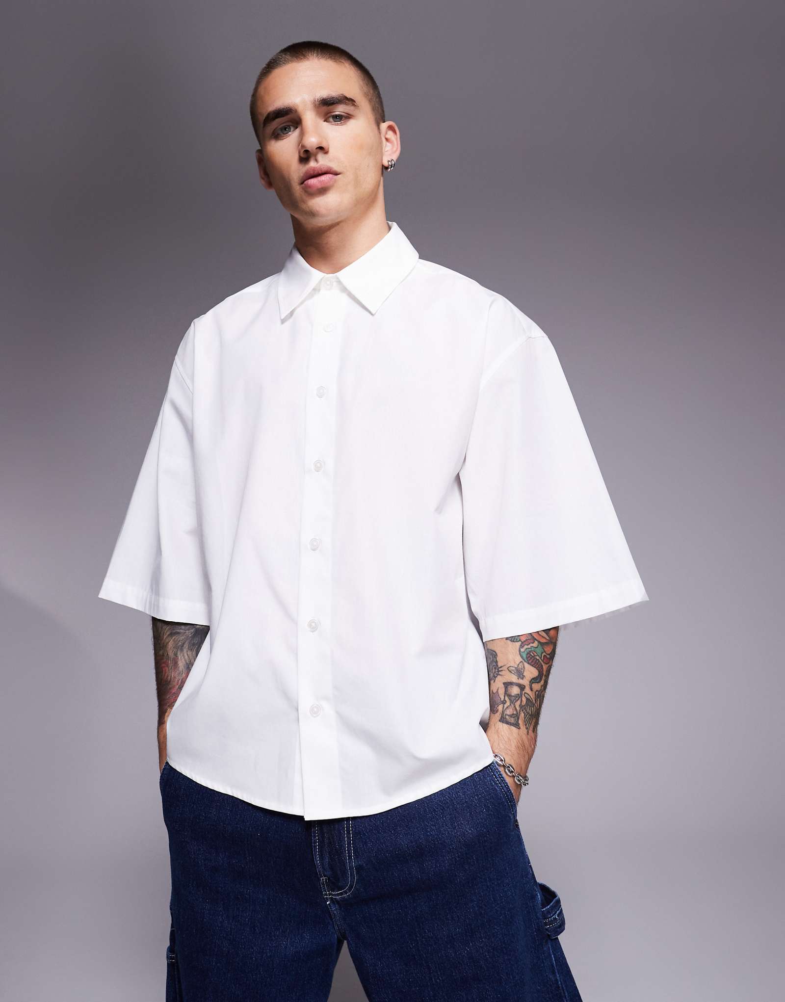 ДИЗАЙНЕРСКАЯ рубашка из поплина оверсайз от ASOS белого цвета 7690₽