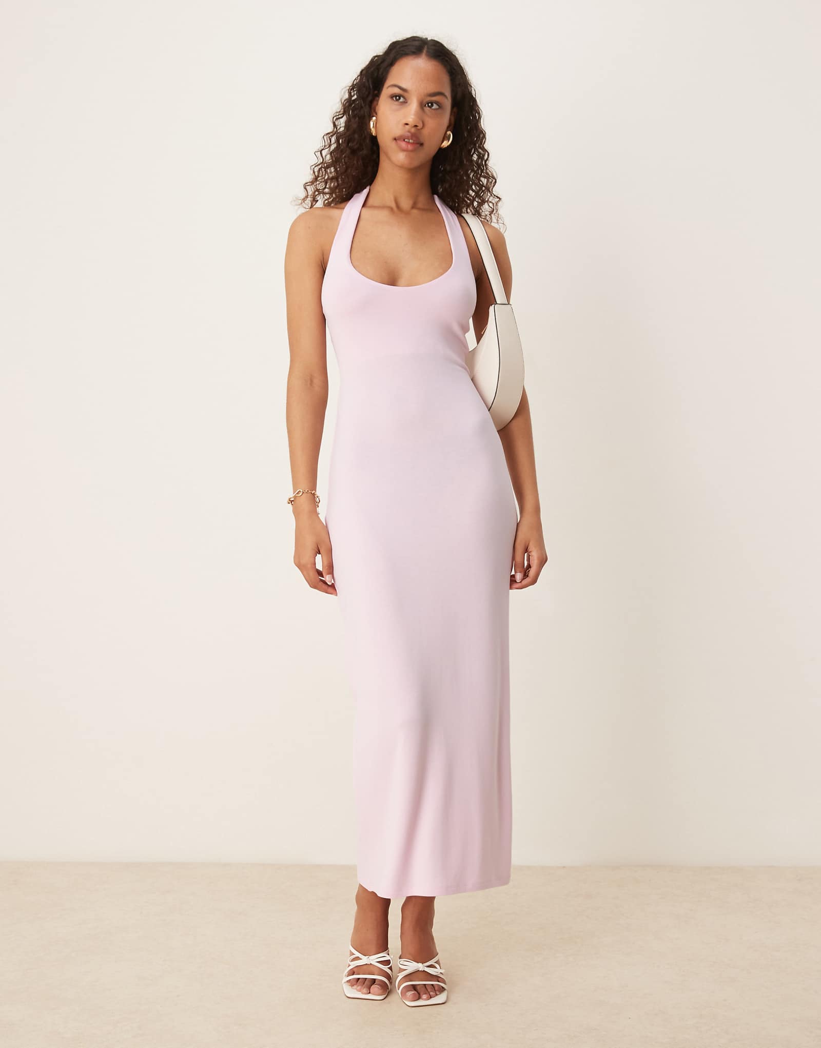 Розовое платье мидакси Gina из трикотажа на завязках с открытой спиной и коротким воротом 12890₽