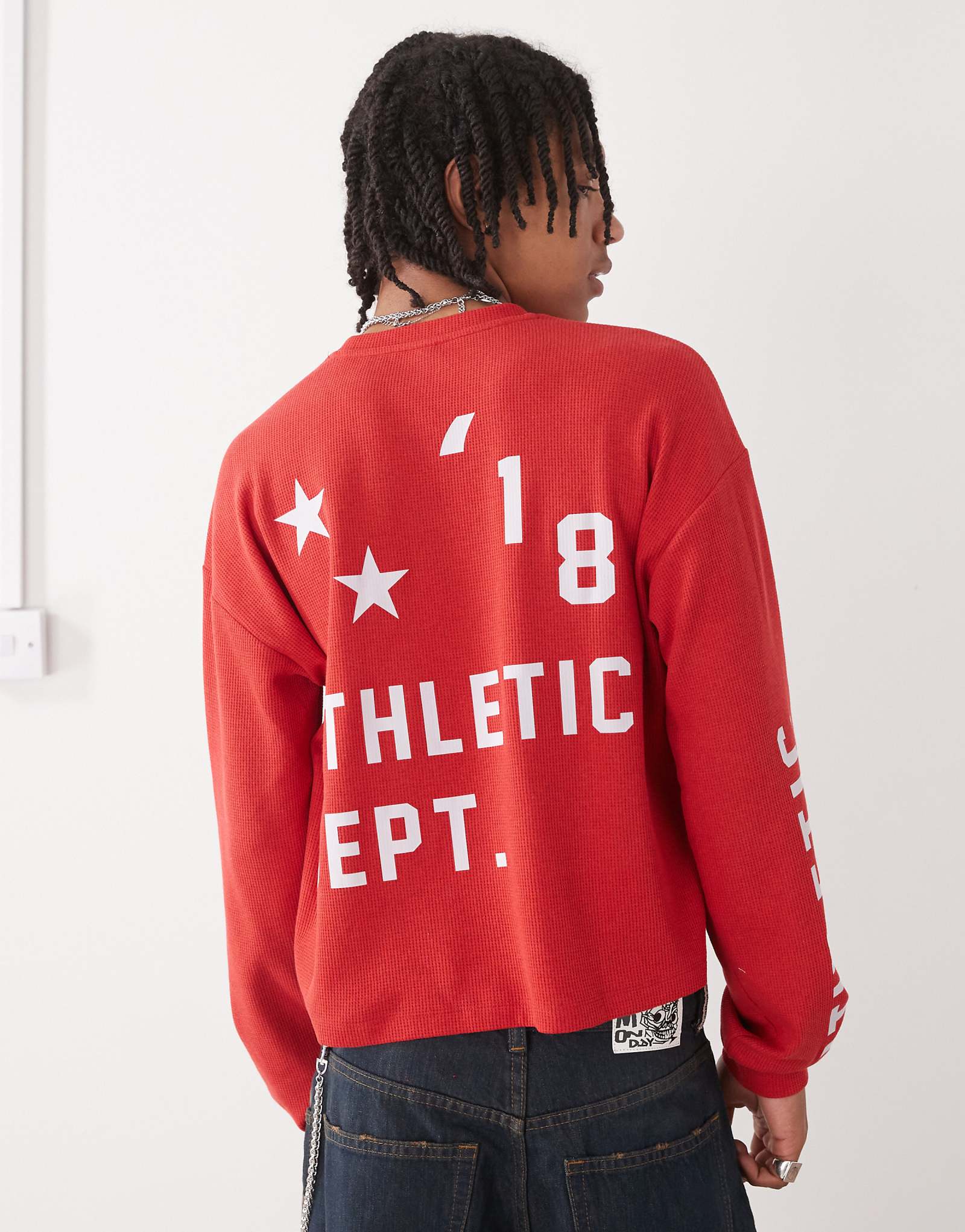 Облегающая футболка COLLUSION с длинным рукавом и спортивным принтом красного цвета 8190₽