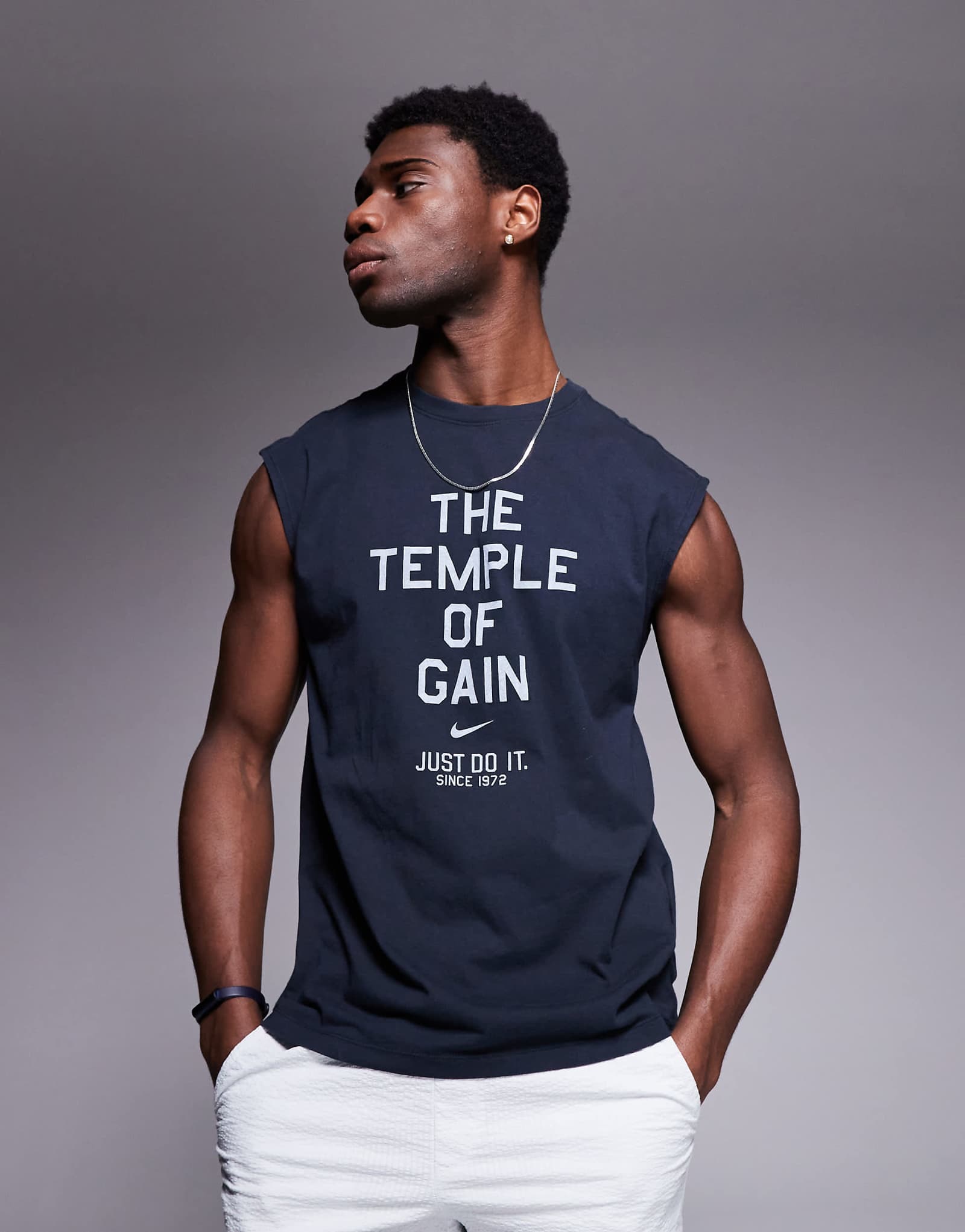 Майка Nike Training The Temple Of Gain с графическим принтом черного цвета 9190₽