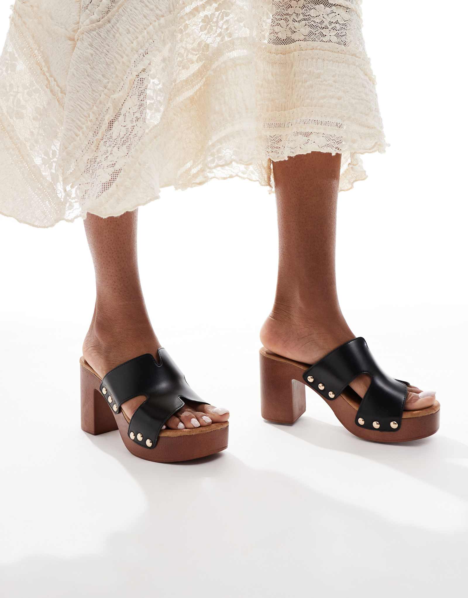 Сандалии SEQWL mule черного цвета 8590₽