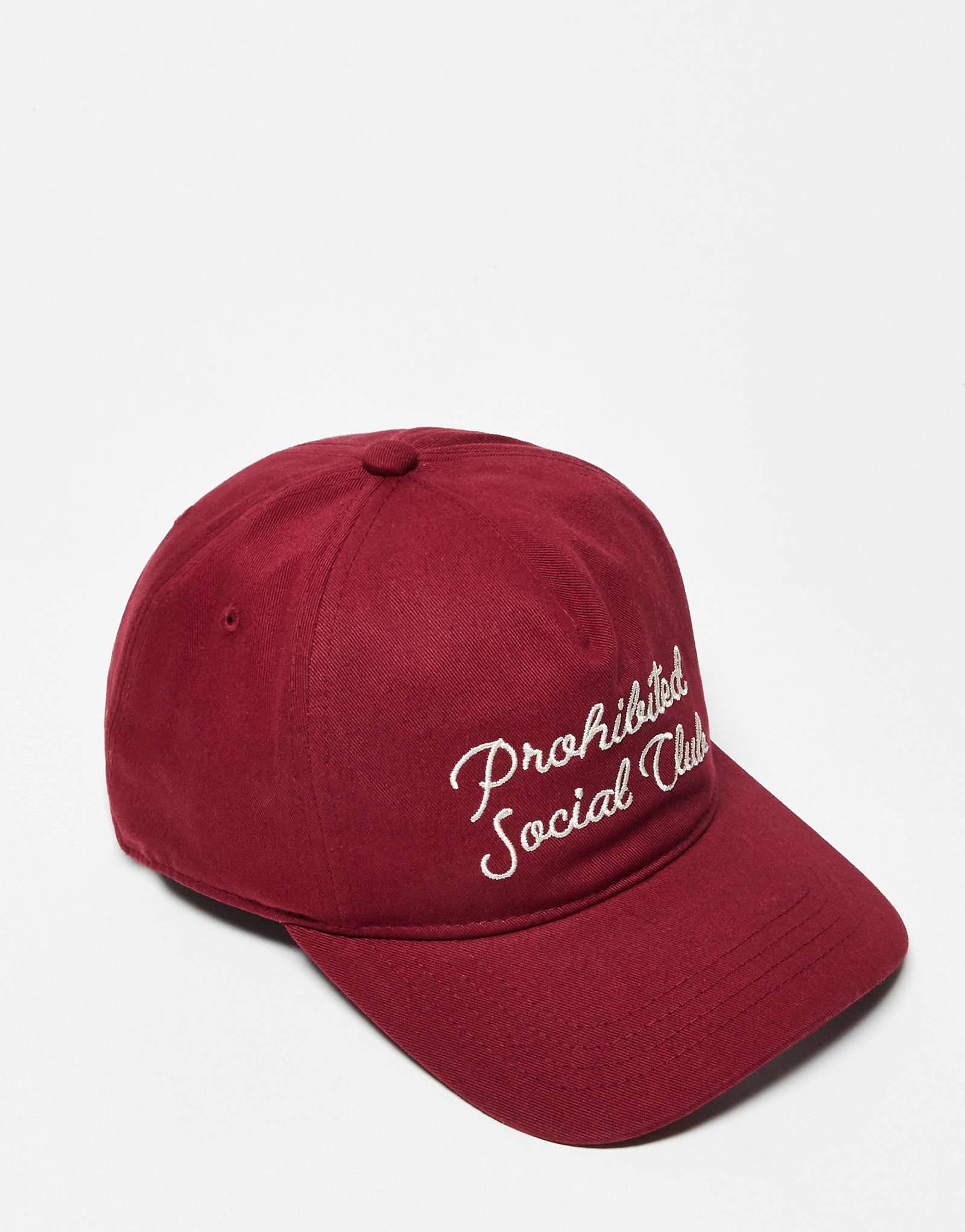 Красная шапочка с логотипом запрещенного социального клуба 10090₽