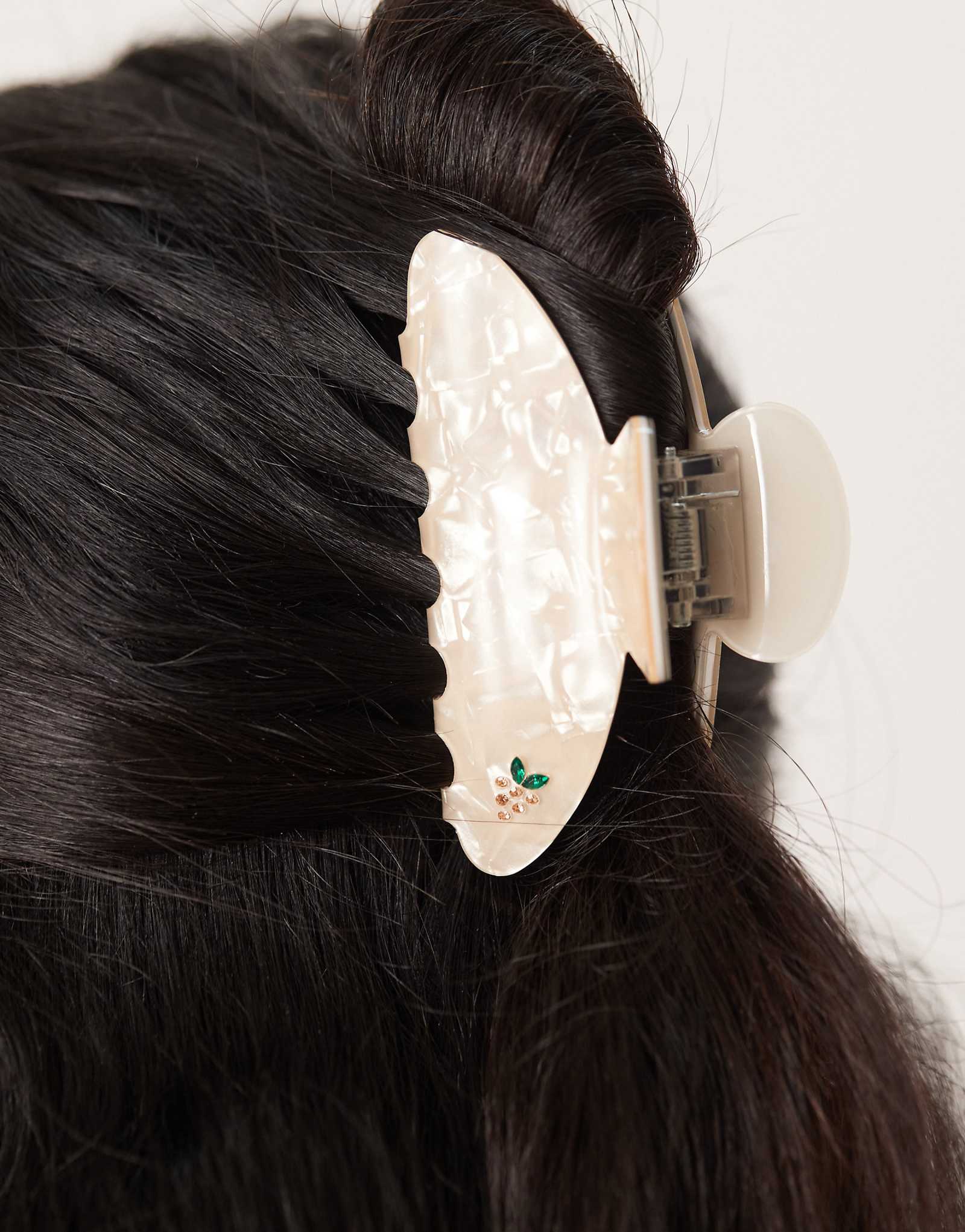 Коготь для волос средней длины, украшенный фруктами Суи Ава Ида, окрашен в молочный цвет