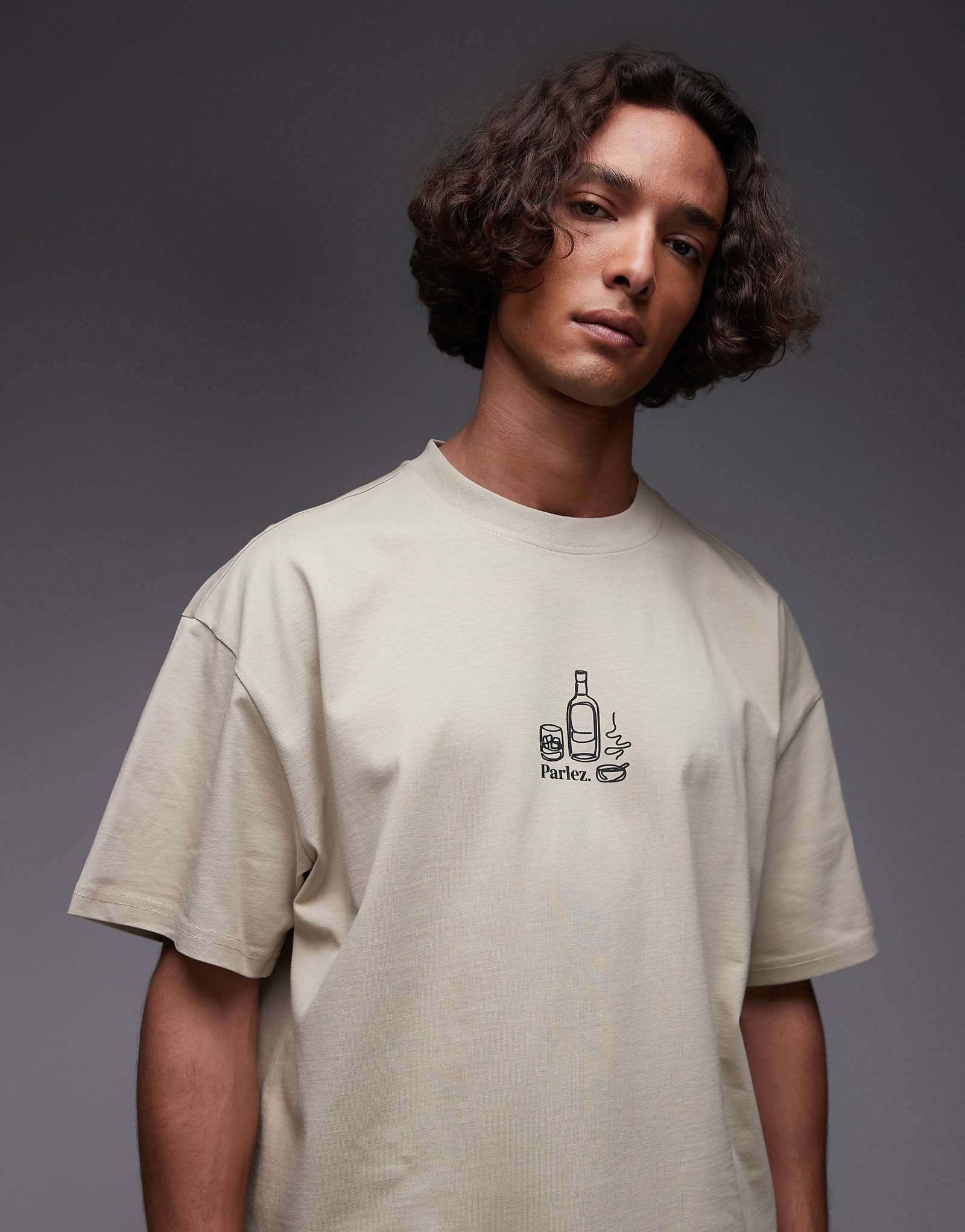 Футболка с объемным рисунком Parlez fumo бежевого цвета 12590₽