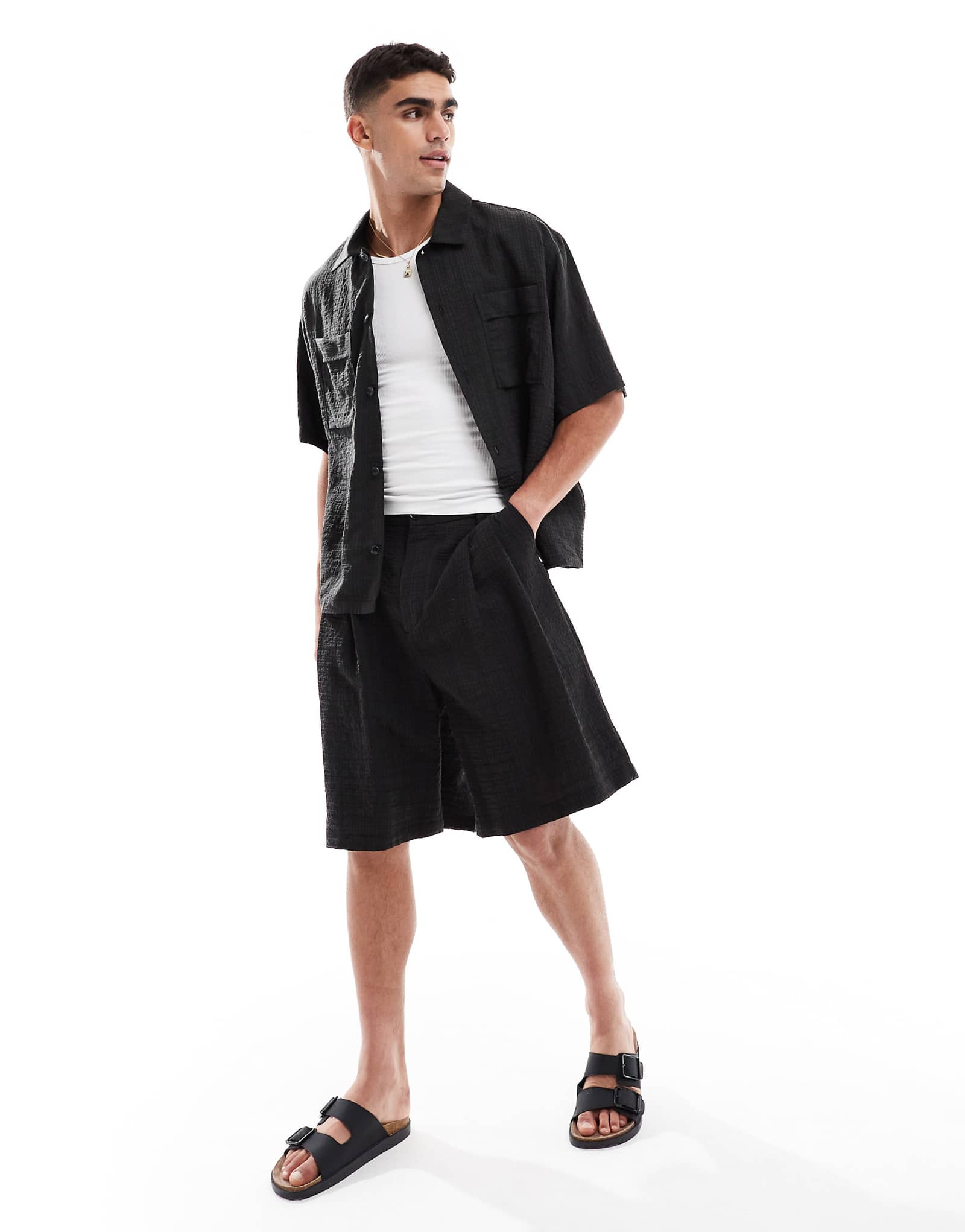 Черные шорты-слиперы Pull-Bear dart с деталями в виде стрел - часть комплекта 6690₽