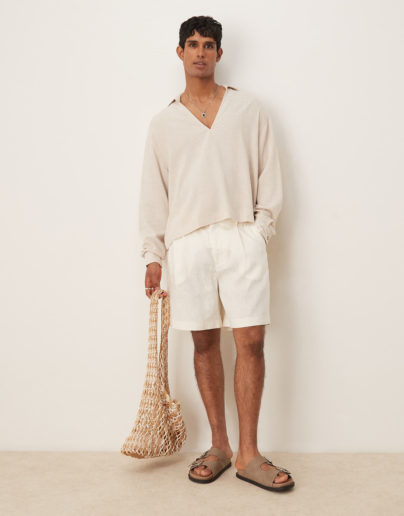 Шорты из чистого льна Selected Homme белого цвета 15190₽