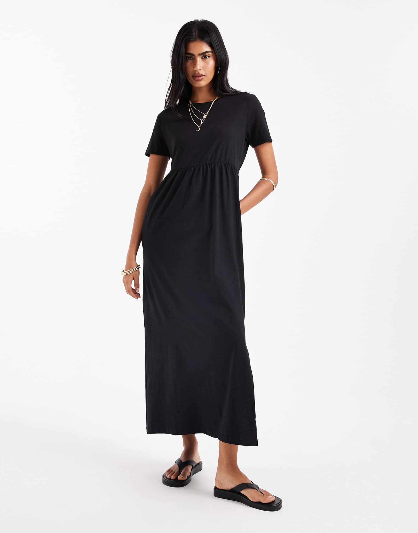 Поношенное платье миди из джерси с коротким рукавом и заниженной талией черного цвета 6590₽