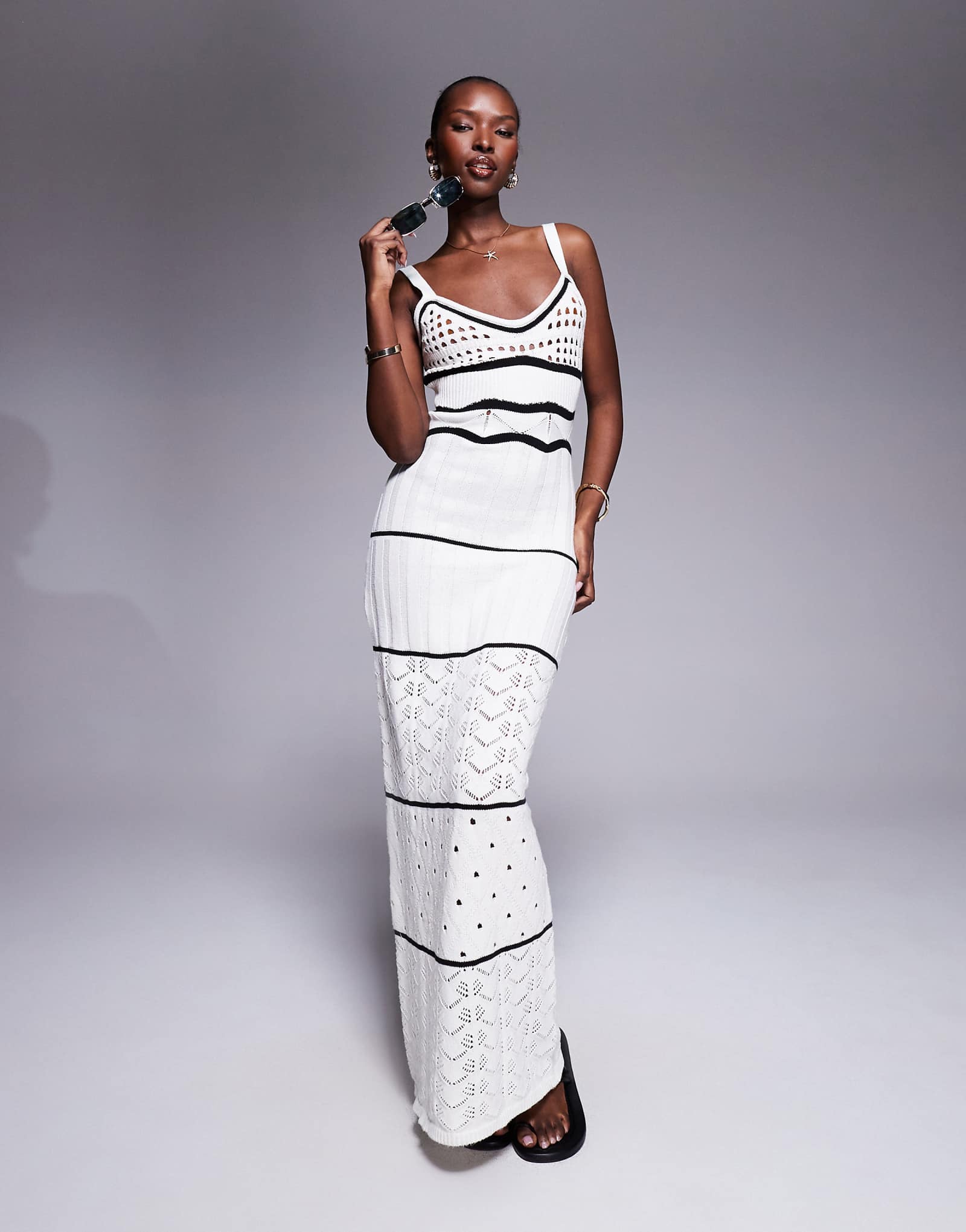 Эксклюзивное пляжное вязаное макси-платье Frolic кремового и черного цветов 16990₽