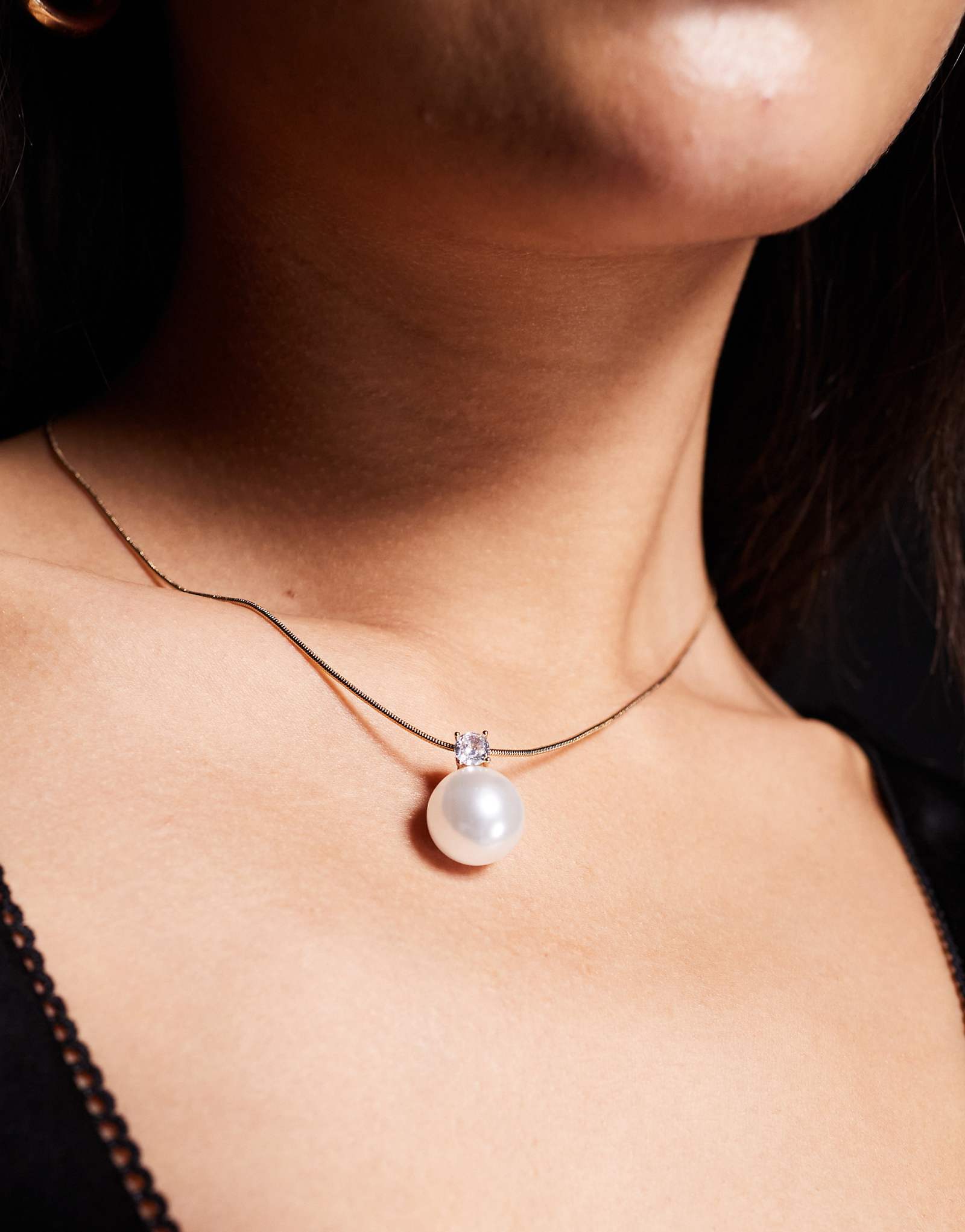 Жемчужное ожерелье с подвеской в стиле истинного декаданса золотого оттенка 3590₽