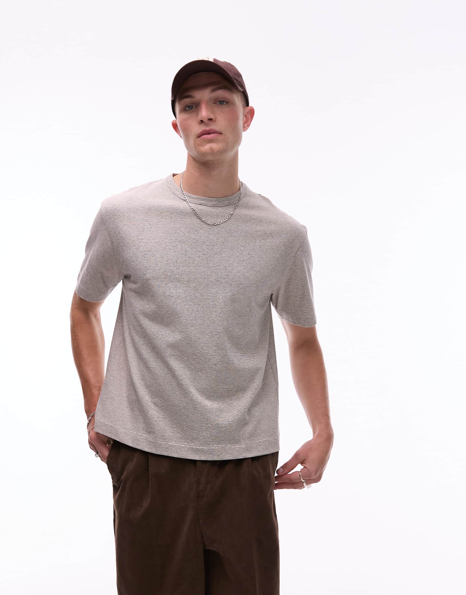 Облегающая футболка Topman в тонкую полоску цвета экрю 8190₽