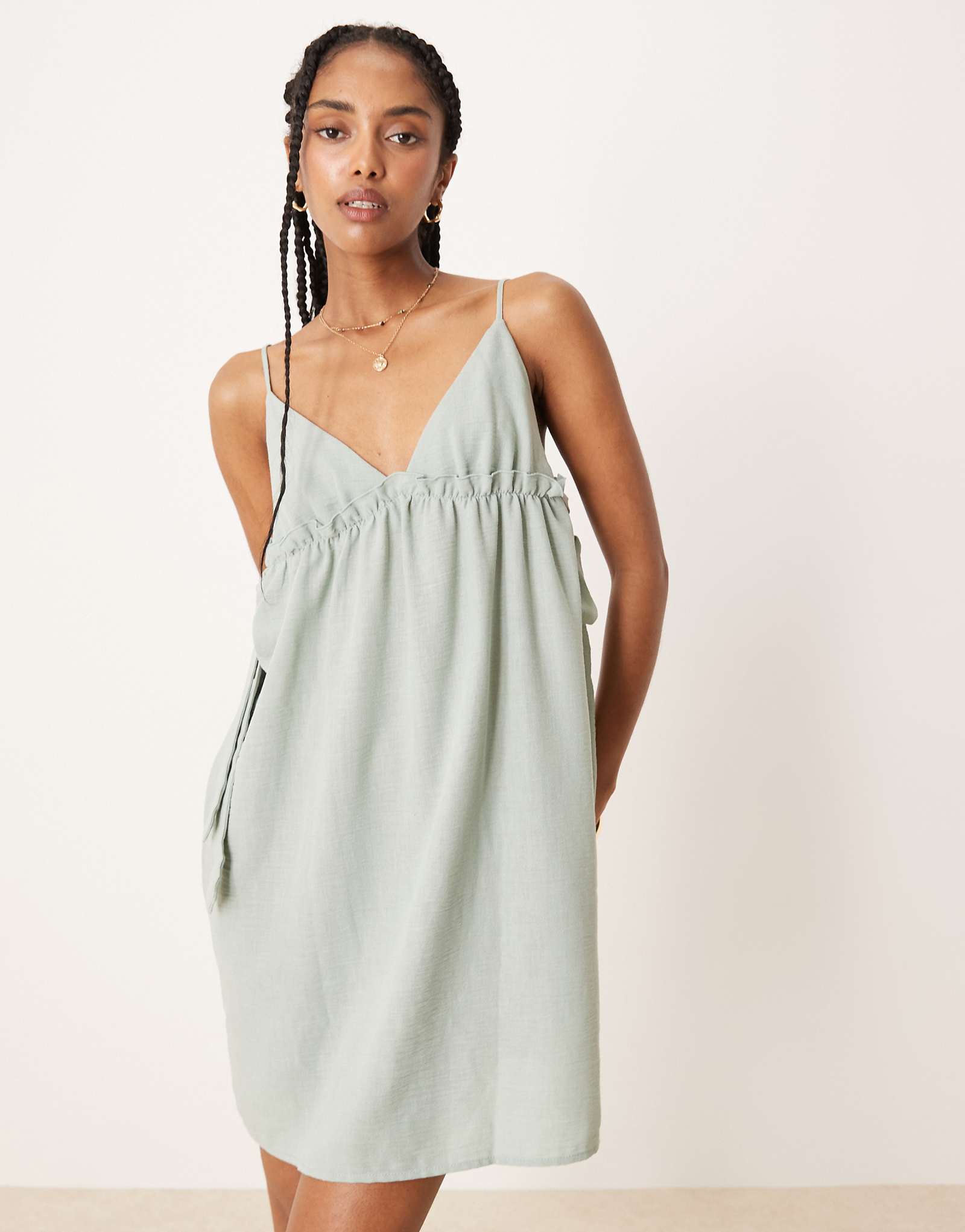 Мини-платье с бантом VILA цвета шалфея 4090₽