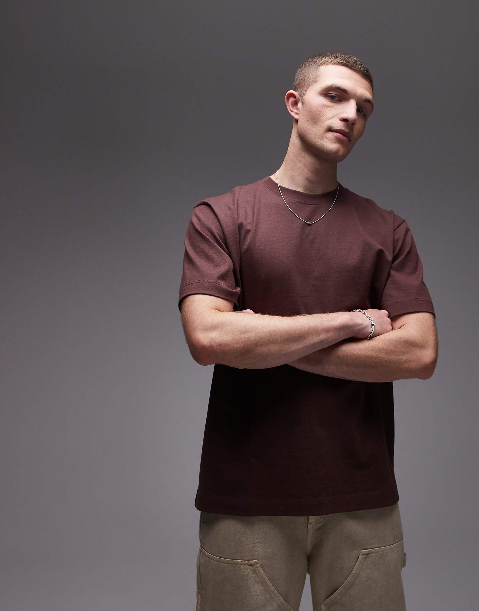 Футболка Topman oversize fit коричневого цвета 4690₽