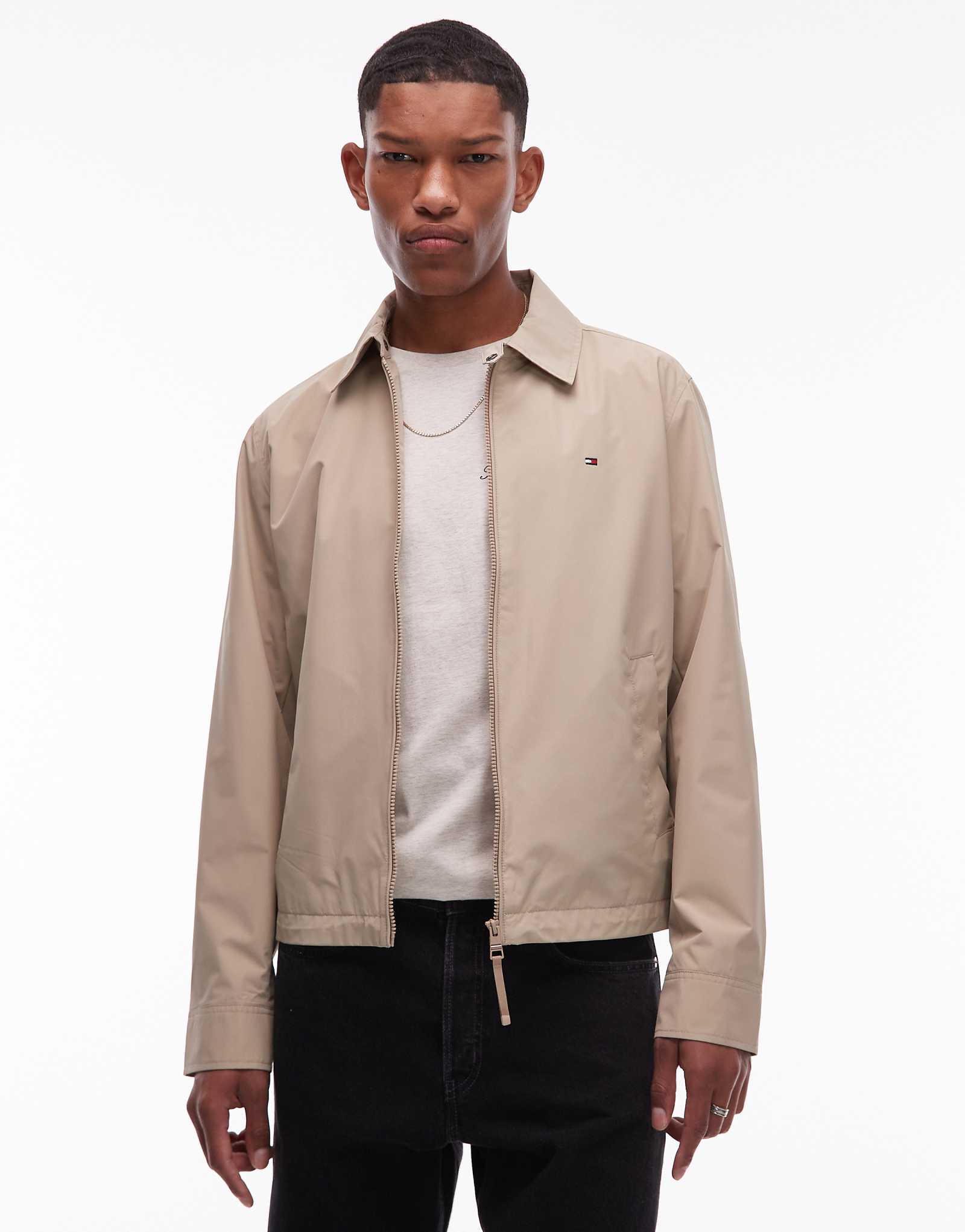 Упаковываемая куртка на молнии Tommy Hilfiger бежевого цвета 53890₽