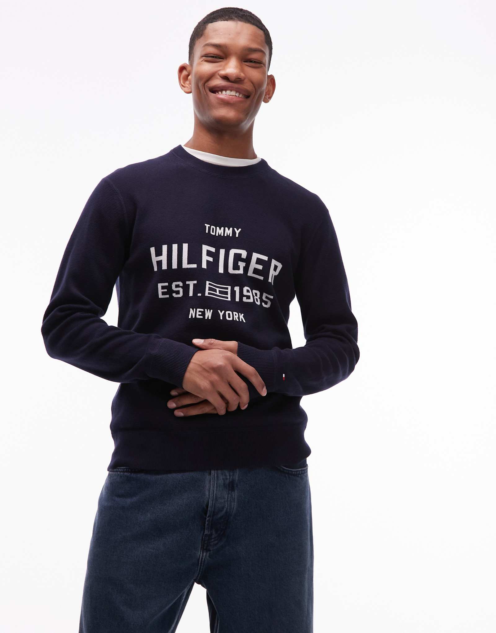 Темно-синий свитер с логотипом университета Tommy Hilfiger 38990₽