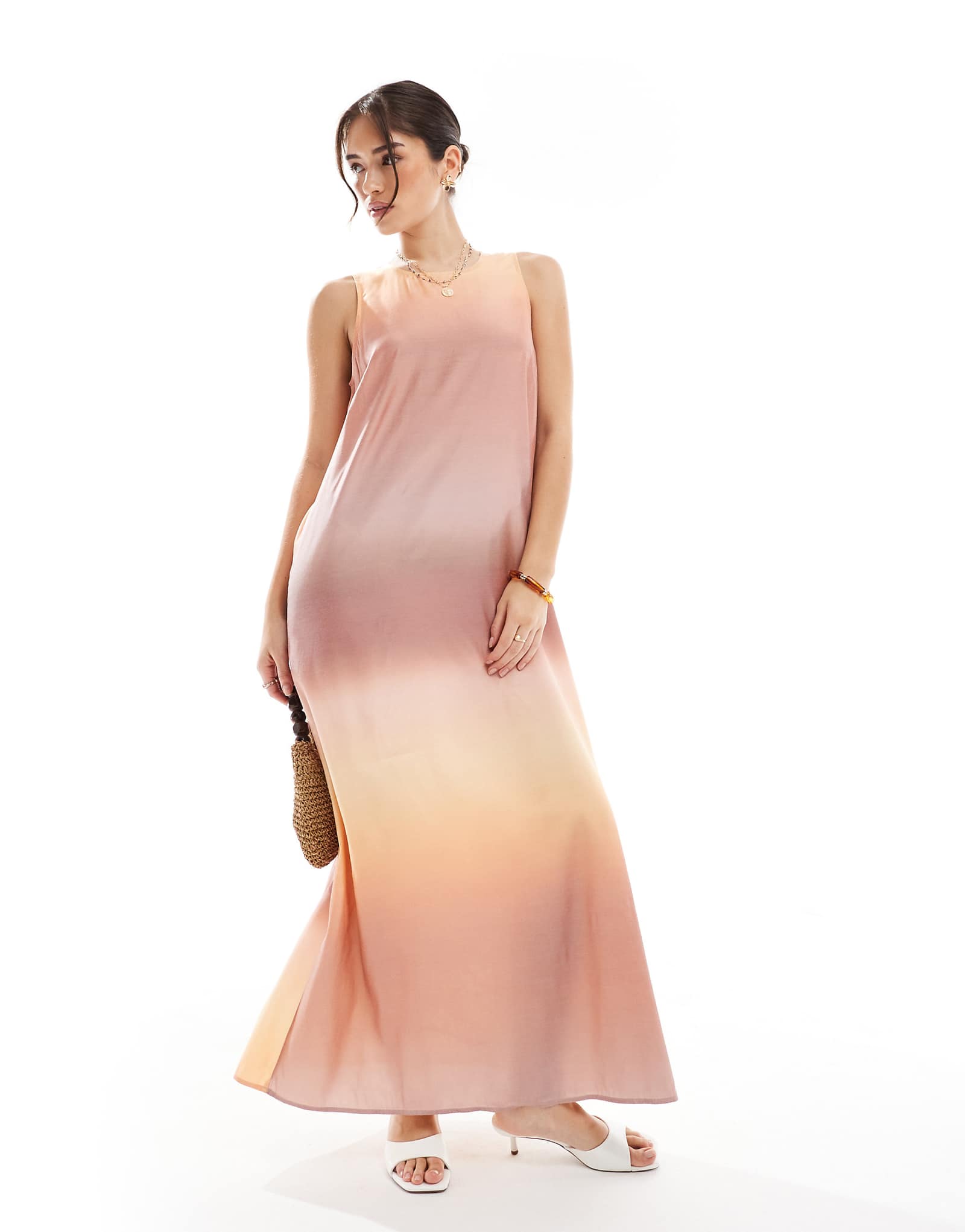 Драповое макси-платье без рукавов Vero Moda в розово-оранжевом цвете омбре 6290₽