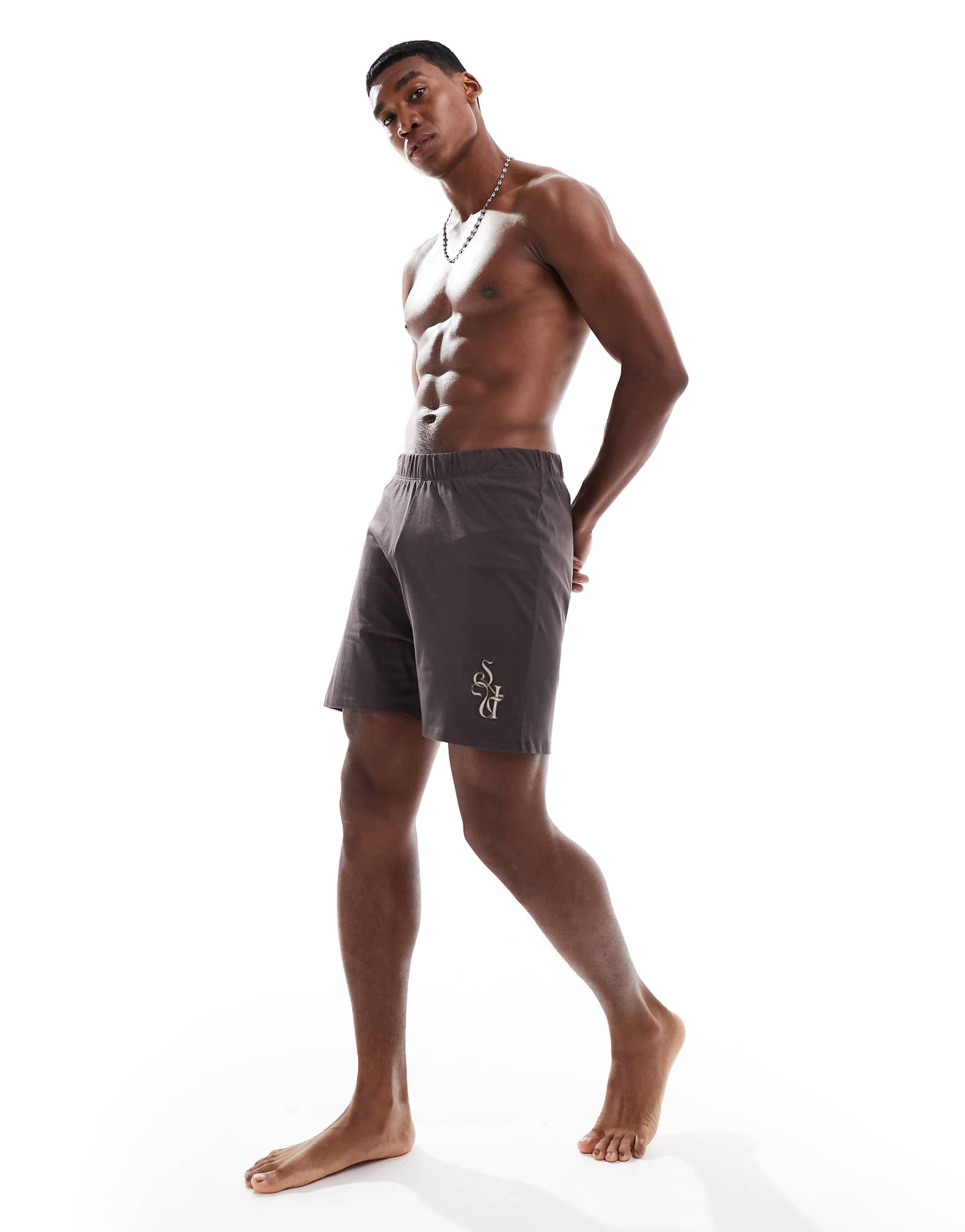 ДИЗАЙНЕРСКИЕ шорты ASOS для отдыха с вышивкой темно-коричневого цвета 4690₽