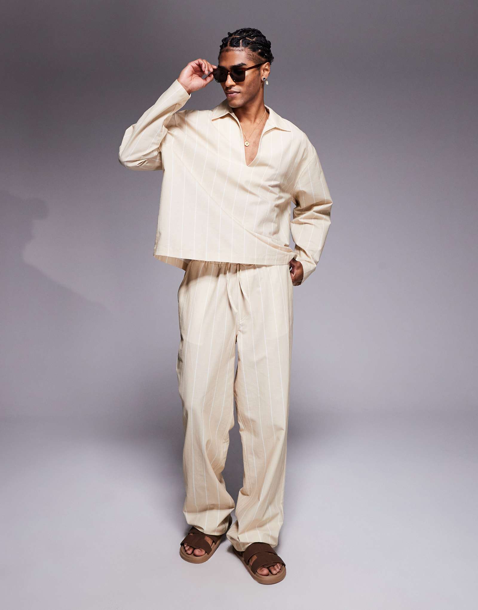 Дизайнерские мешковатые брюки в полоску ASOS бежевого цвета - часть комплекта 9190₽