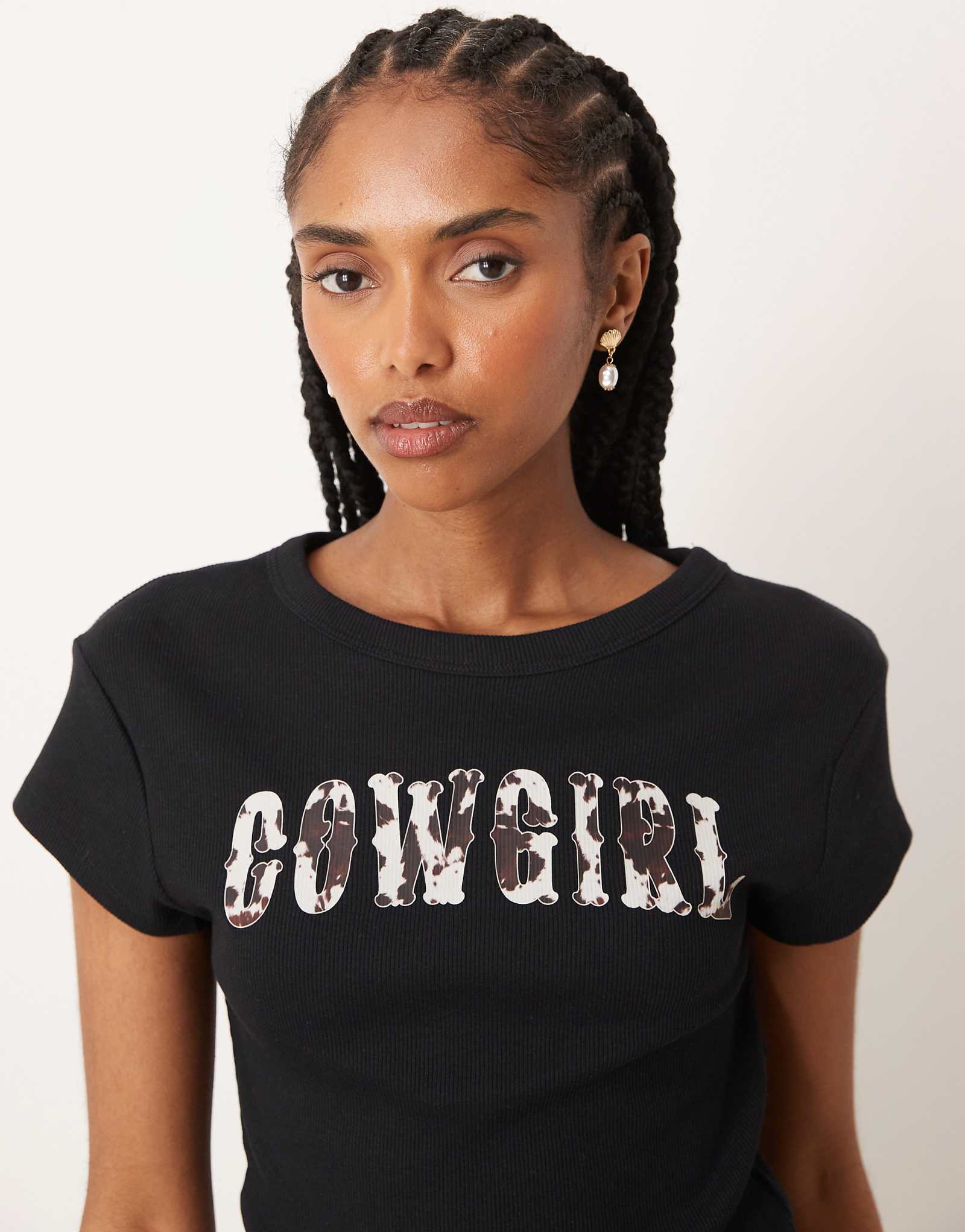 ДИЗАЙНЕРСКАЯ детская футболка ASOS с изображением пастушки черного цвета 4090₽