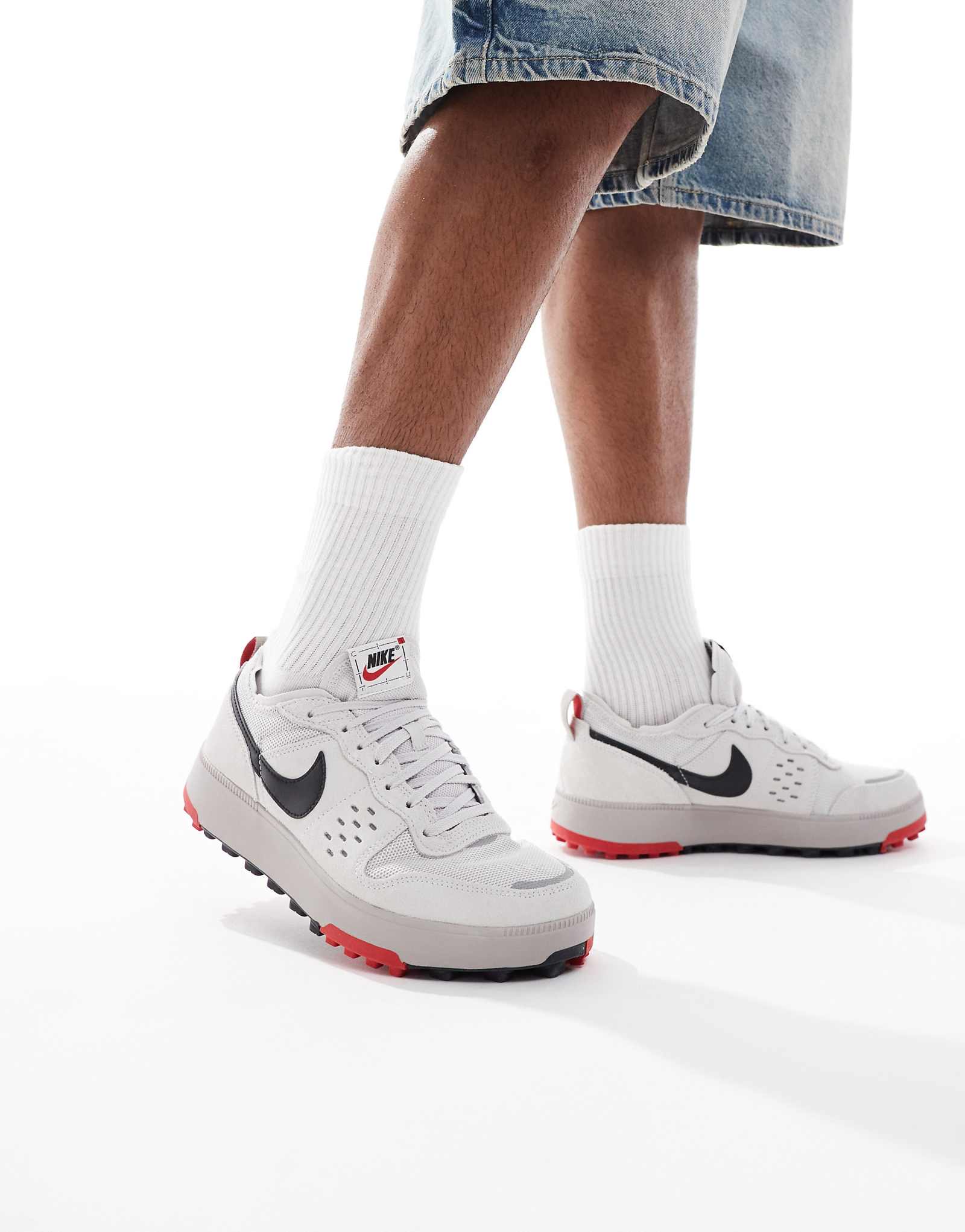 Кроссовки Nike C1ty светло-серого и черного цветов 20390₽