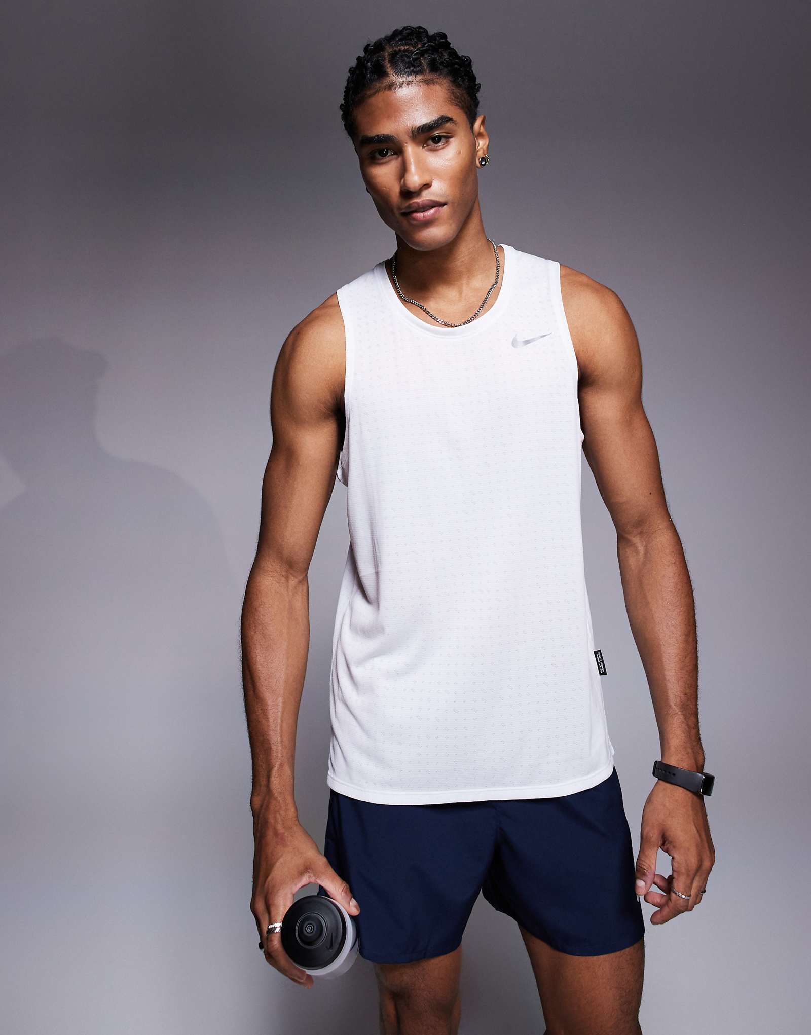 Майка Nike Running Dri-FIT Breathe Miler белого цвета 9190₽