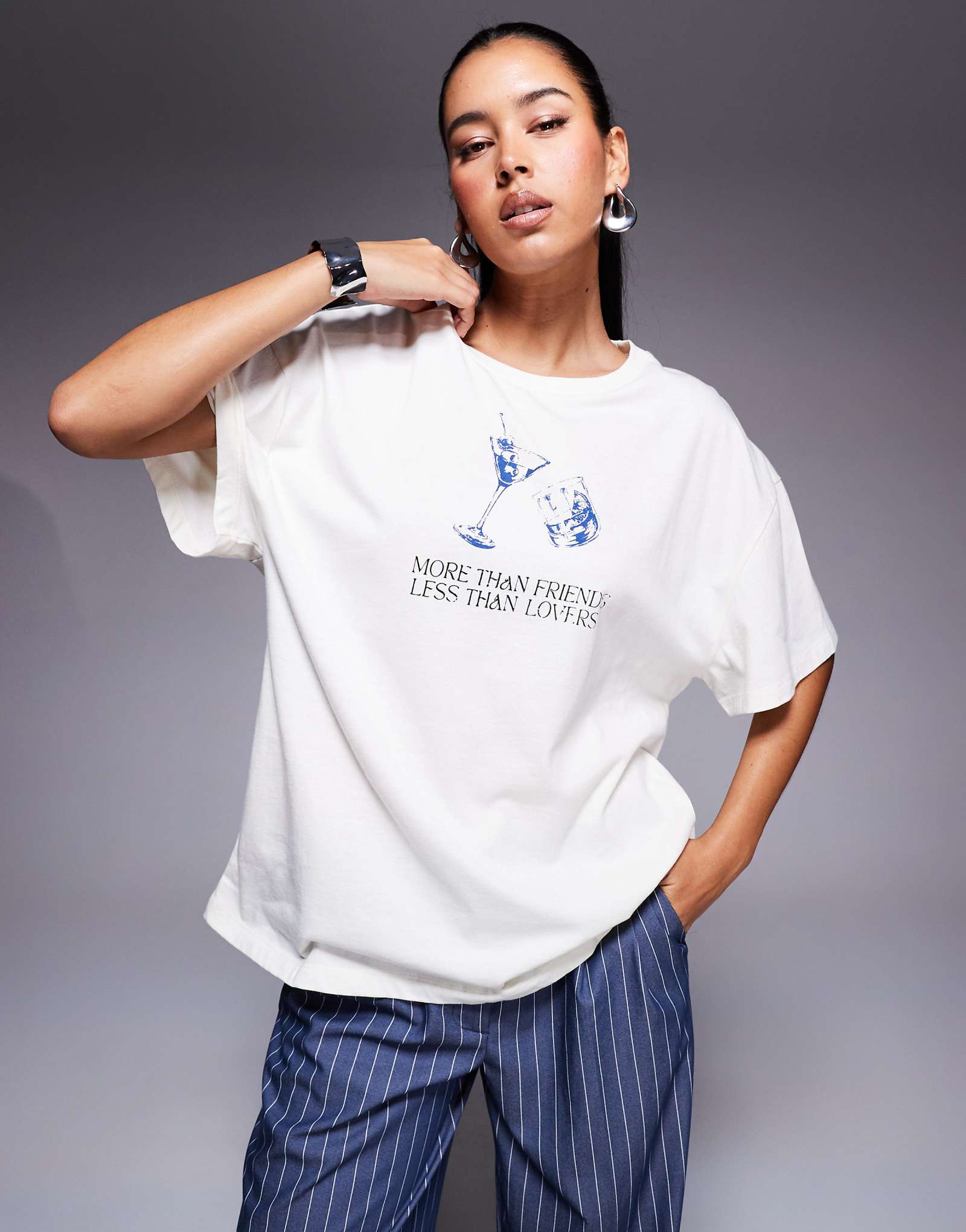 Белая футболка с объемным коктейльным рисунком Princess Polly More Than Friends