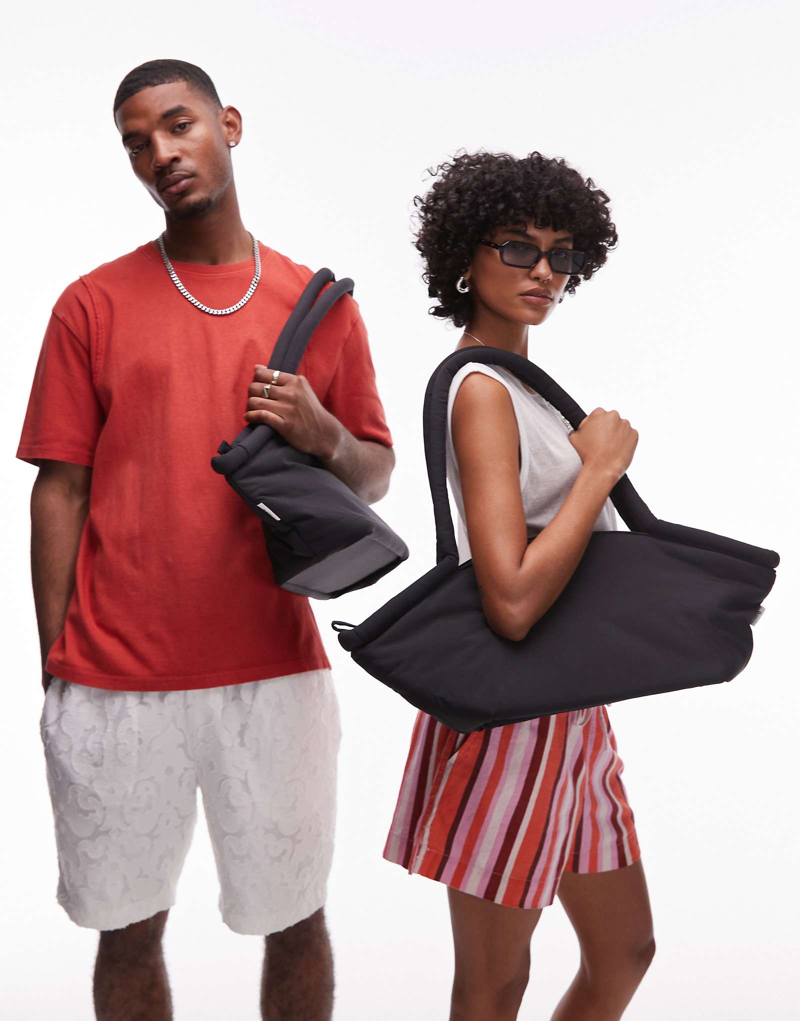 Большая нейло сумка-тоут OLEND haku через плечо черного цвета 33290₽