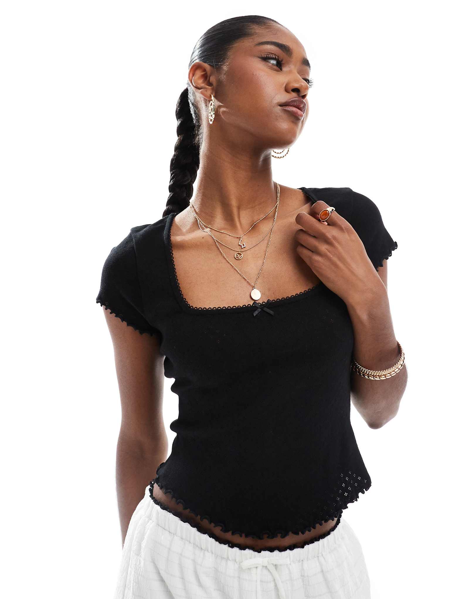 Черная футболка с квадратным вырезом и кружевной отделкой Miss Selfridge pointelle черного цвета 4690₽