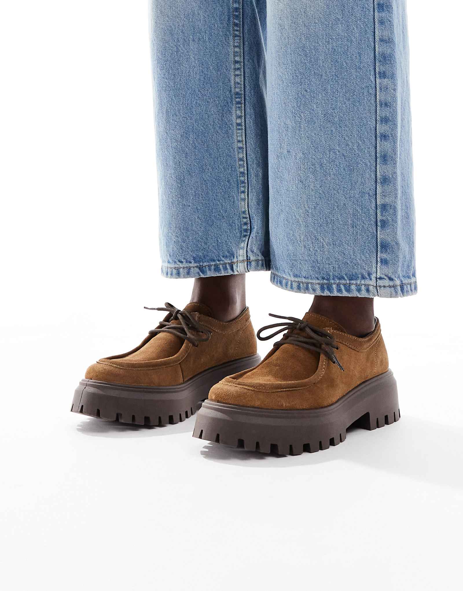 Массивные туфли schuh Lyrica на шнуровке из коричневой замши