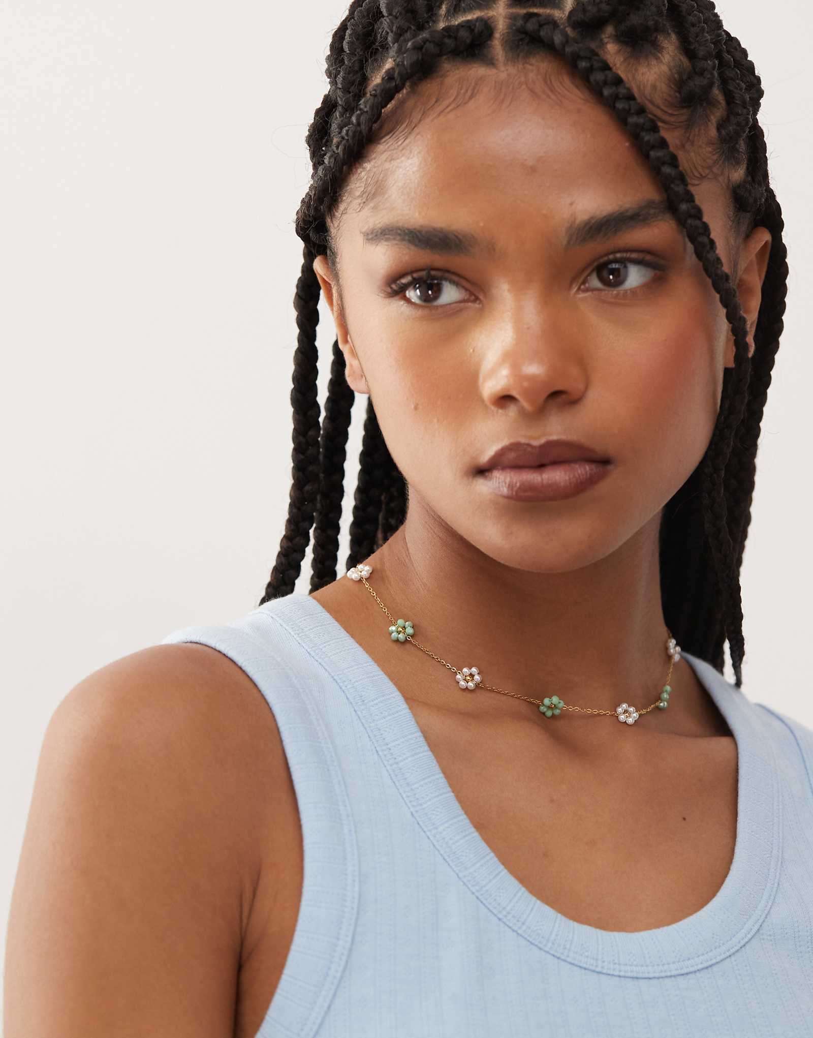 Цветочное ожерелье Petit Moments в зеленом и золотом цветах