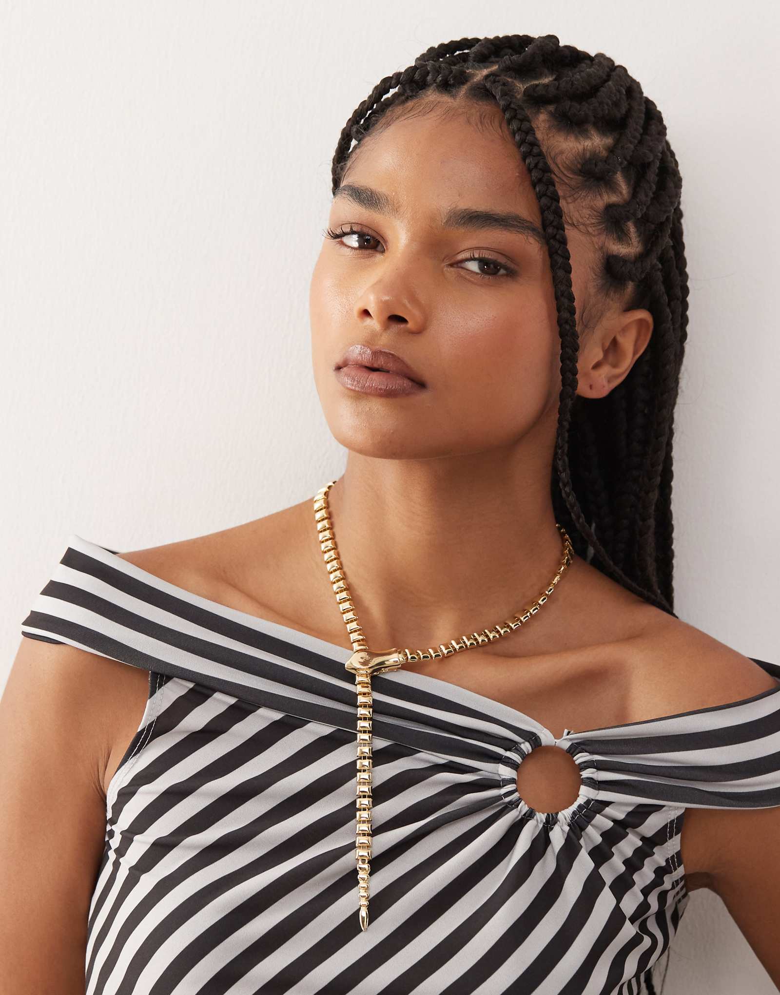 Колье-лариат в виде змеи Petit Moments на цепочке из золота